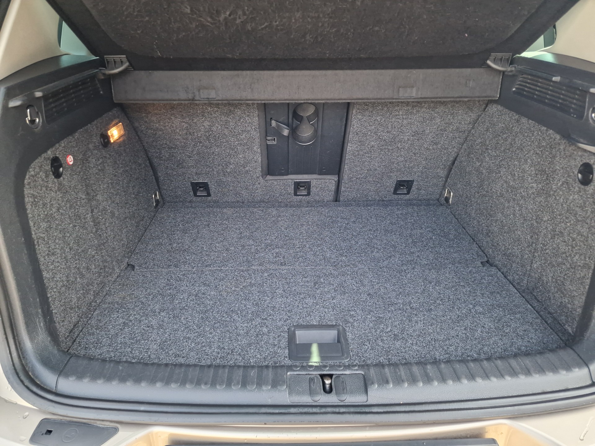 VW Tiguan 2.0 TSI Lounge 4Motion DSG-image-13