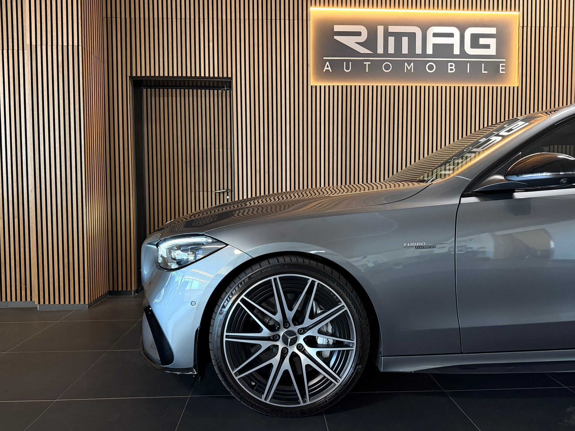 MERCEDES-BENZ C 43 T AMG 4Matic-image-5