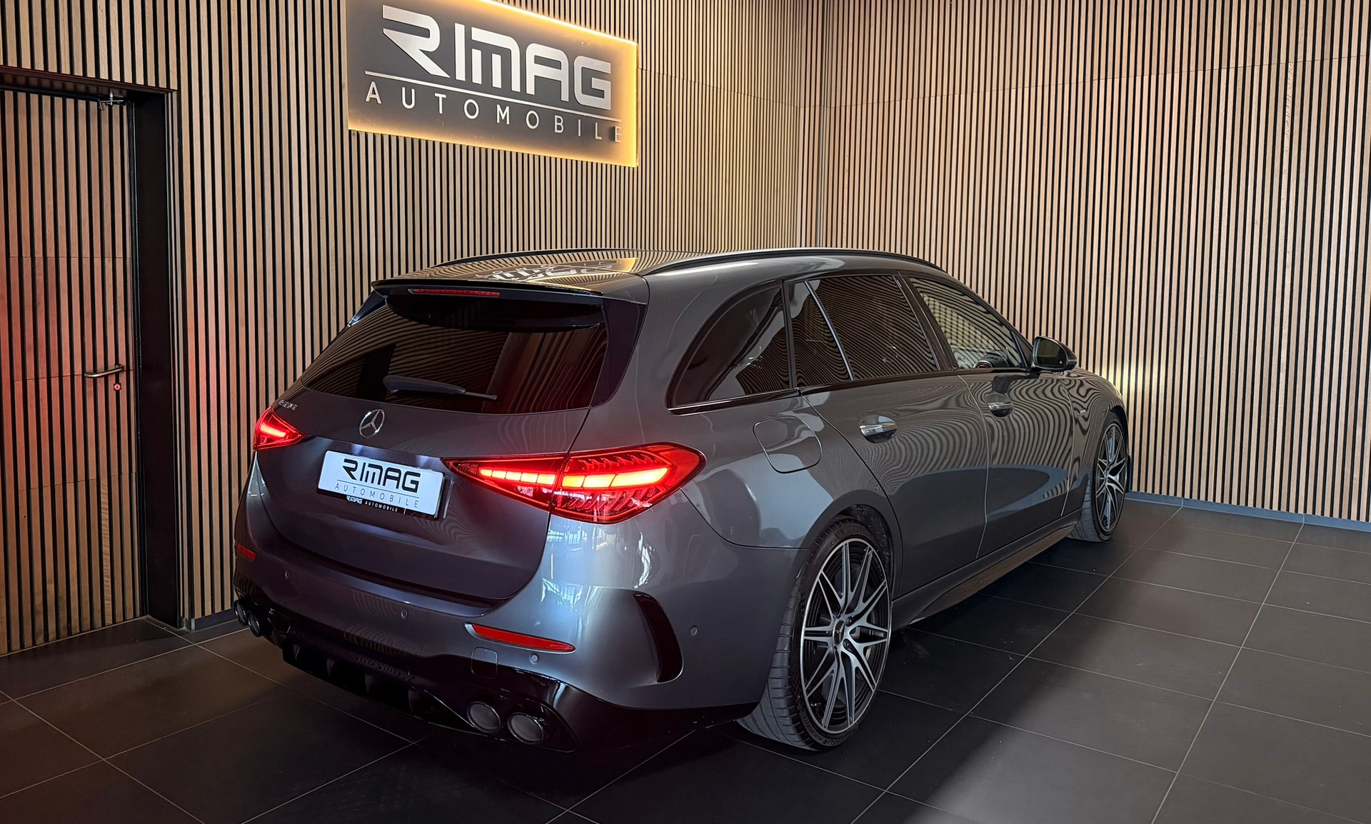 MERCEDES-BENZ C 43 T AMG 4Matic-image-12