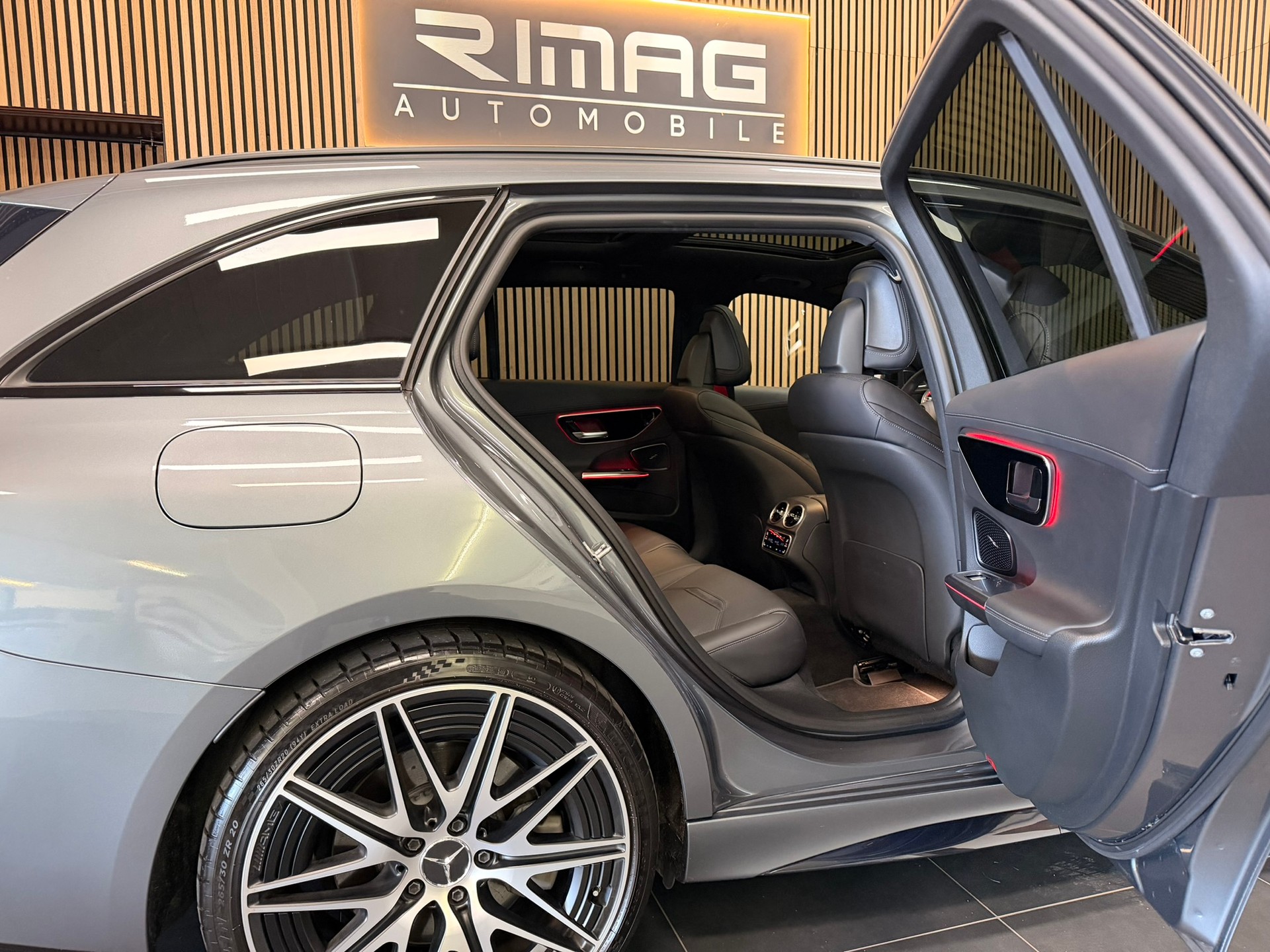 MERCEDES-BENZ C 43 T AMG 4Matic-image-19