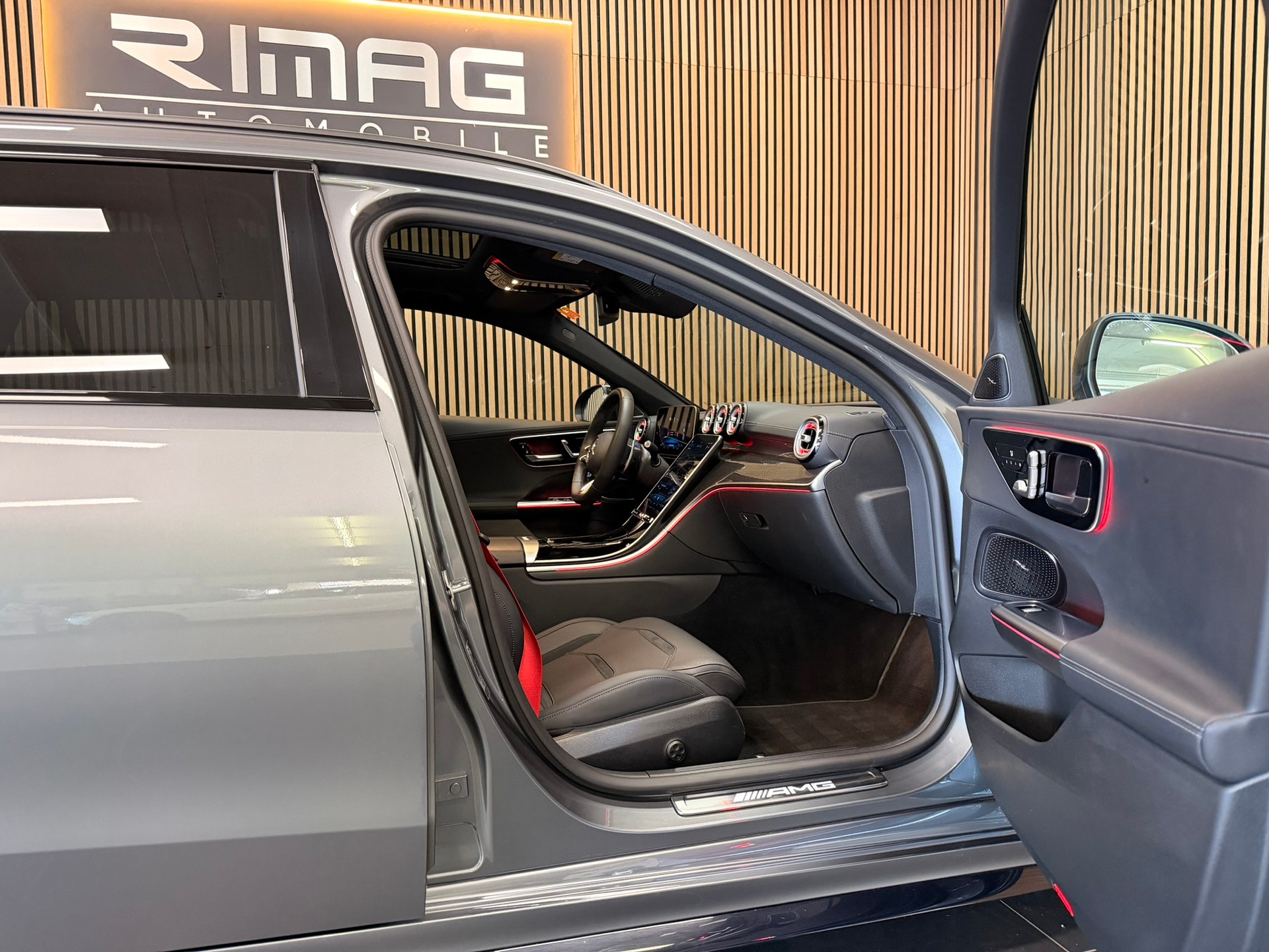 MERCEDES-BENZ C 43 T AMG 4Matic-image-18