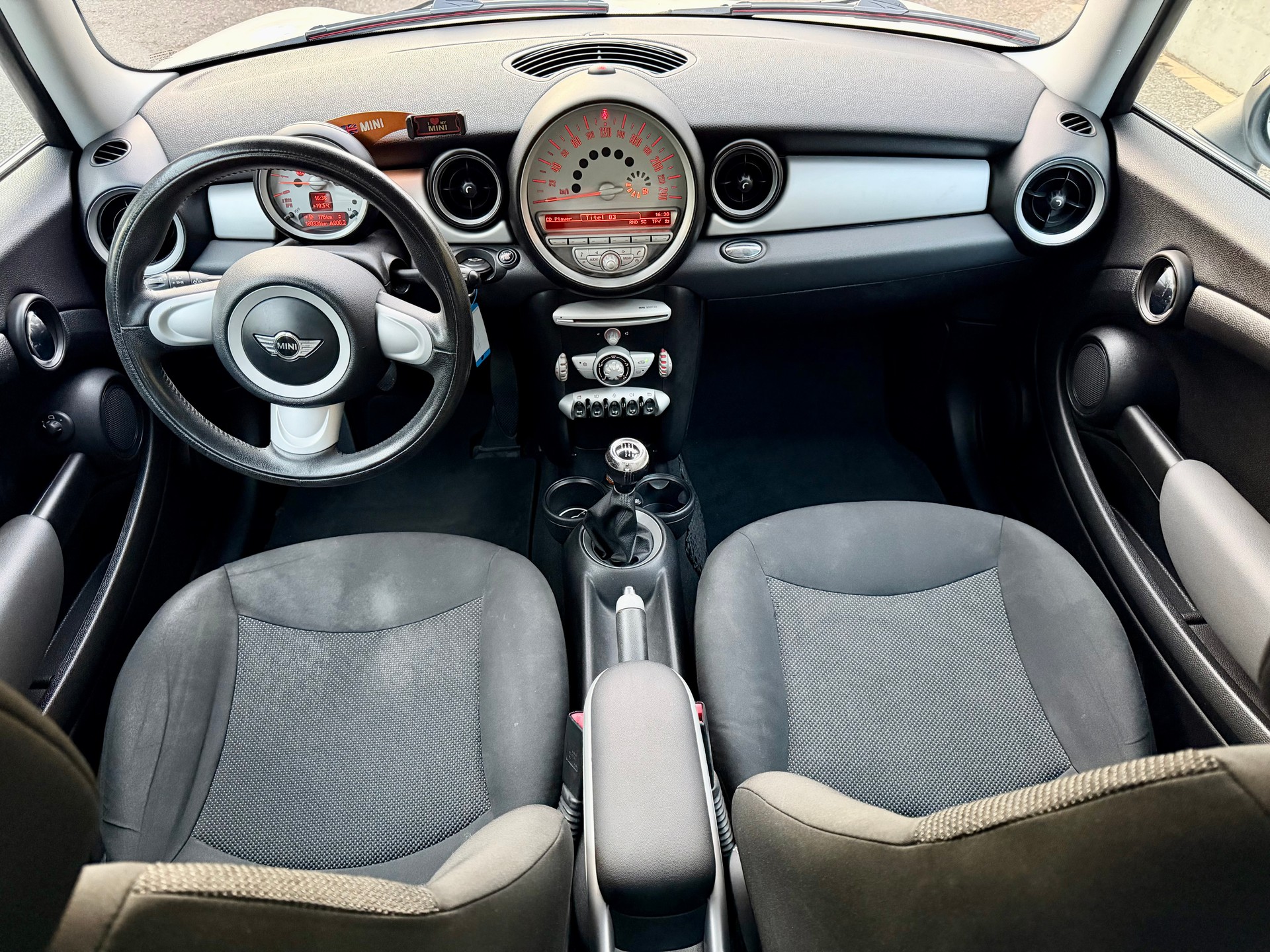 MINI Cooper-image-8
