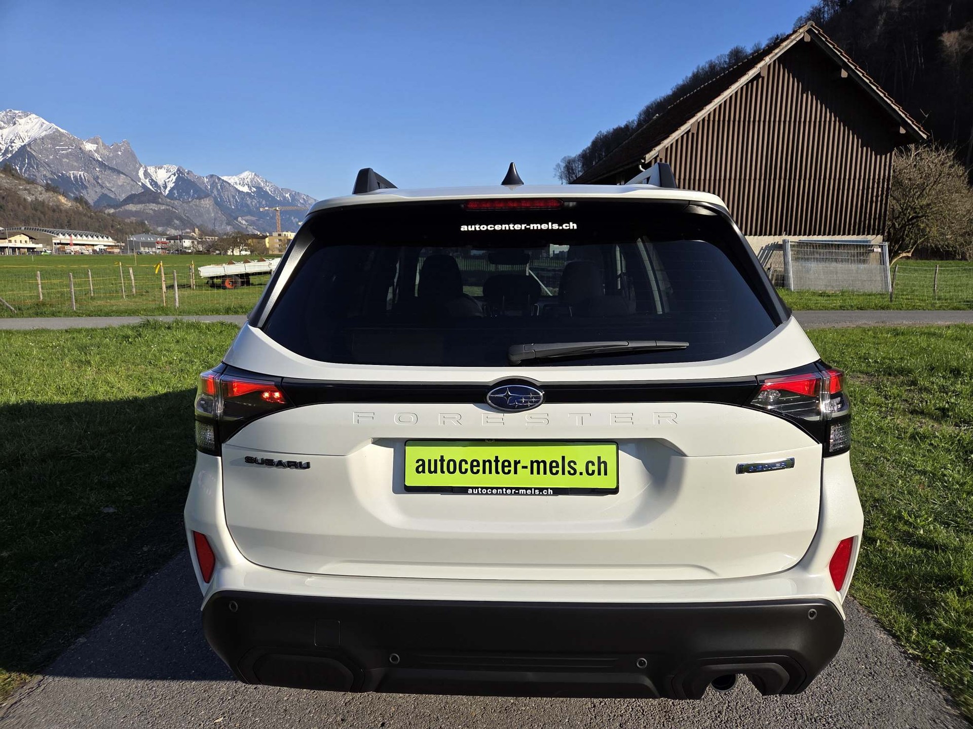 SUBARU Forester Station 2.0i e-Boxer Swiss Plus-image-5