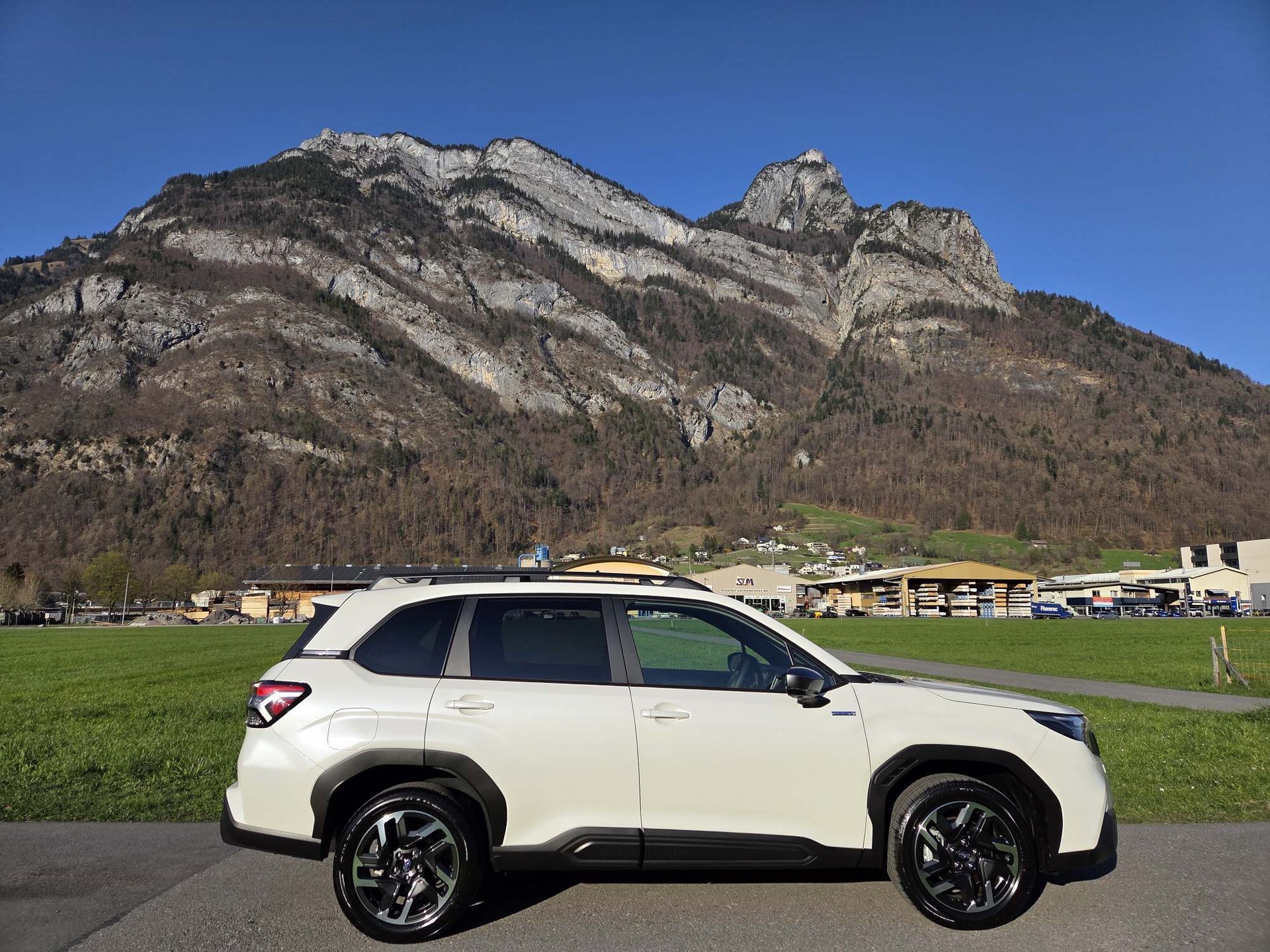 SUBARU Forester Station 2.0i e-Boxer Swiss Plus-image-7