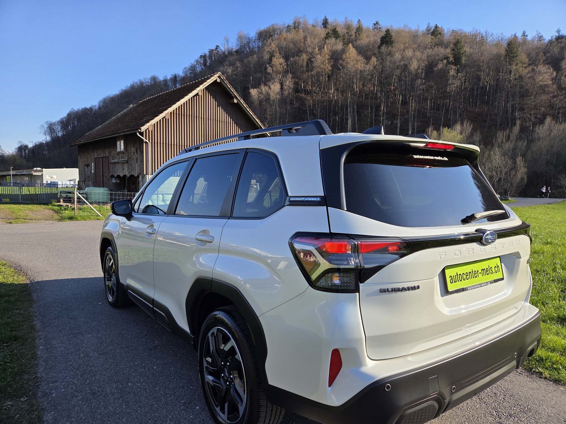 SUBARU Forester Station 2.0i e-Boxer Swiss Plus-image-4