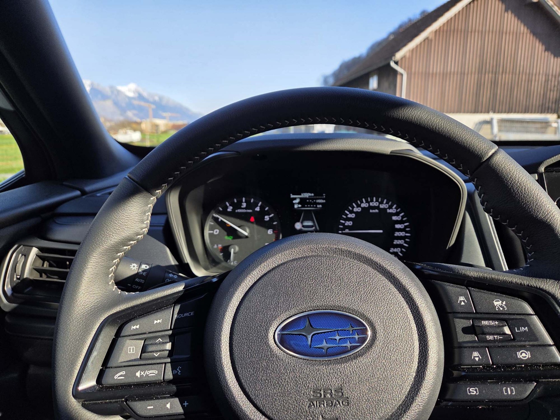 SUBARU Forester Station 2.0i e-Boxer Swiss Plus-image-15