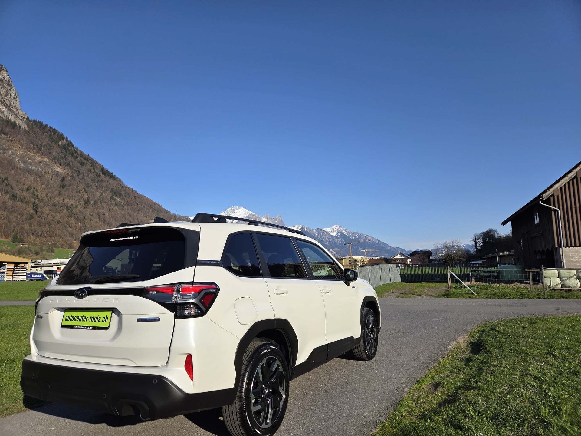 SUBARU Forester Station 2.0i e-Boxer Swiss Plus-image-6