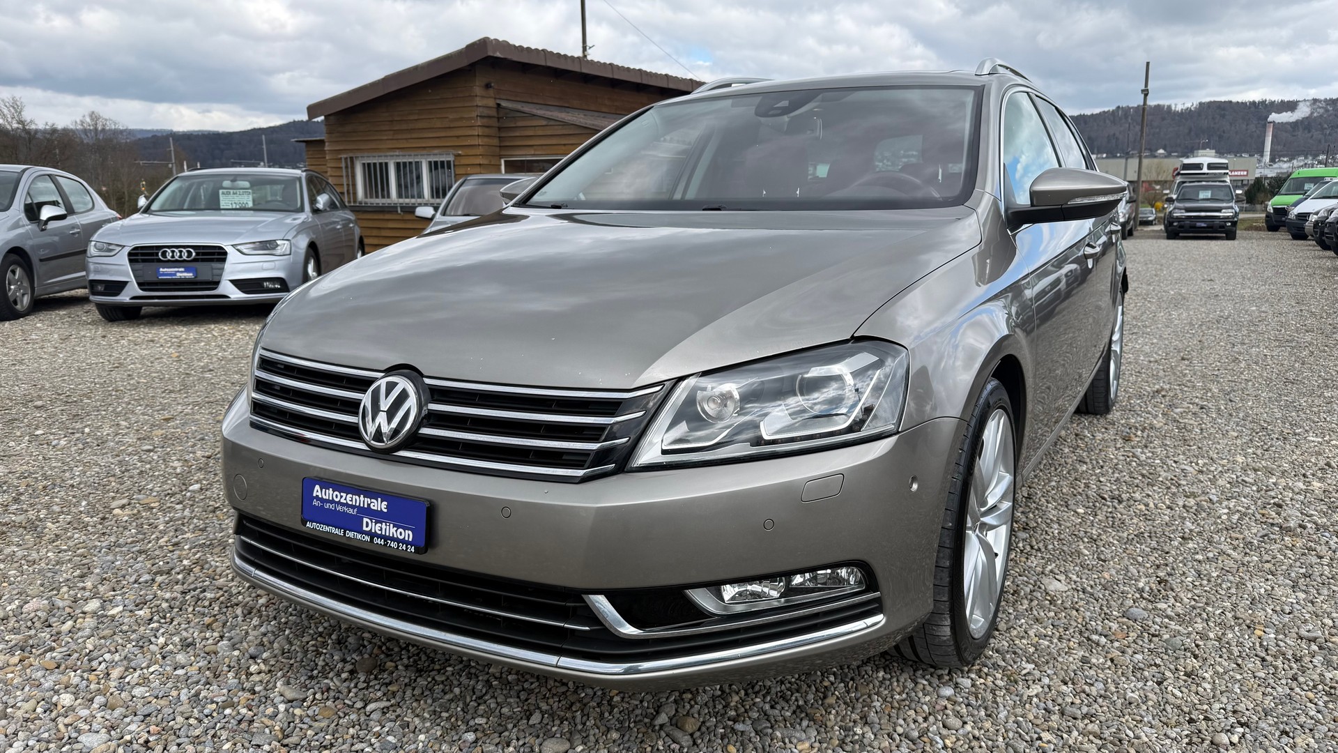 VW Passat Variant 2.0 TDI BMT Highline 4MDSG-image-12
