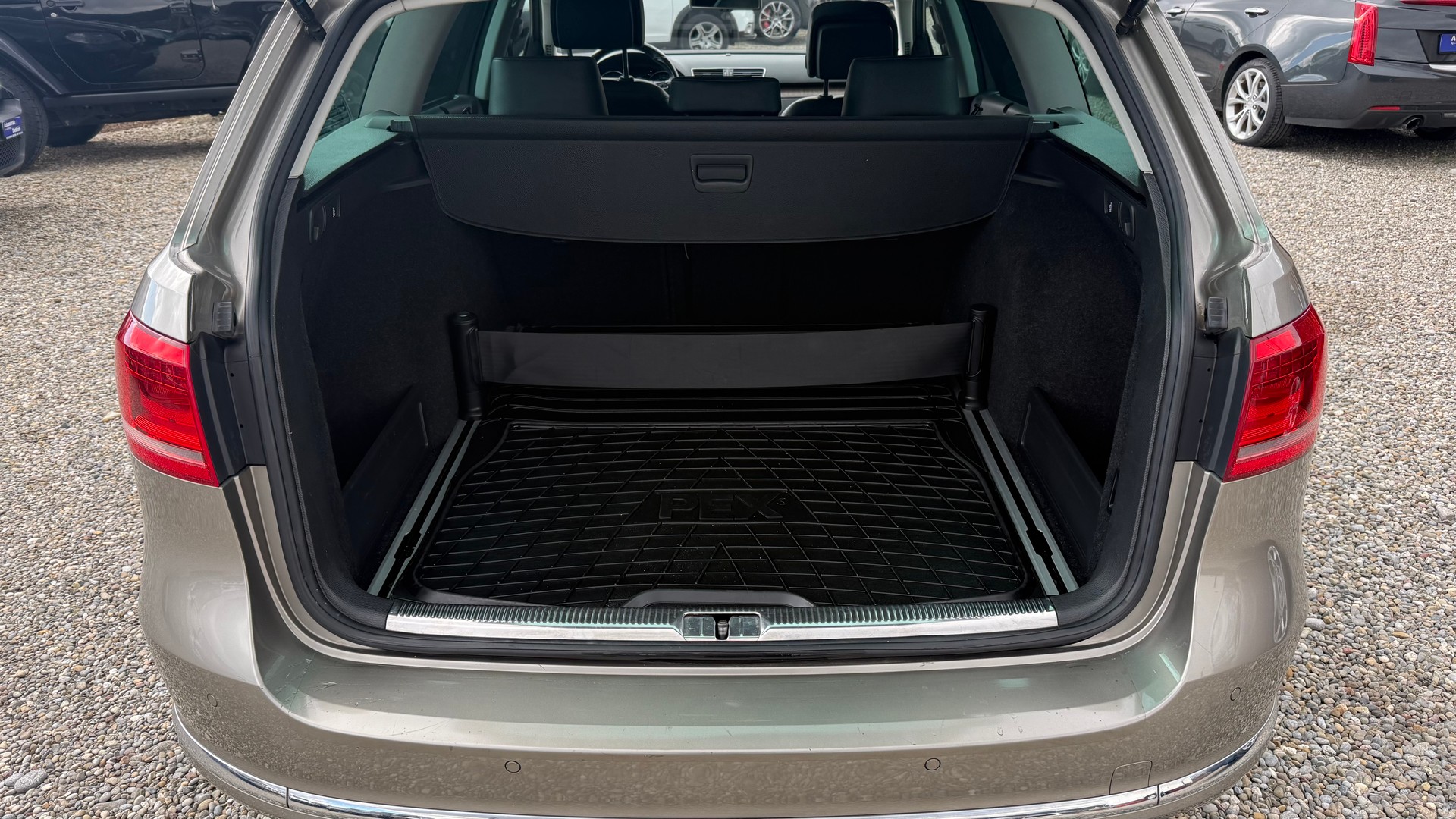 VW Passat Variant 2.0 TDI BMT Highline 4MDSG-image-24