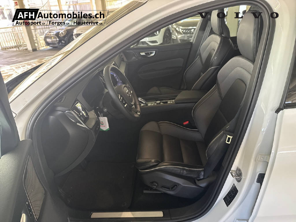 VOLVO XC60 2.0 T6 TE XCENTRIC eAWD-image-5