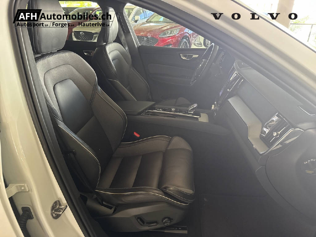 VOLVO XC60 2.0 T6 TE XCENTRIC eAWD-image-8
