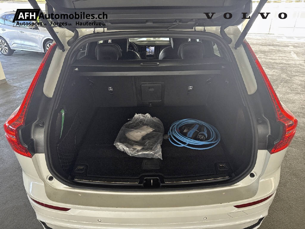 VOLVO XC60 2.0 T6 TE XCENTRIC eAWD-image-9