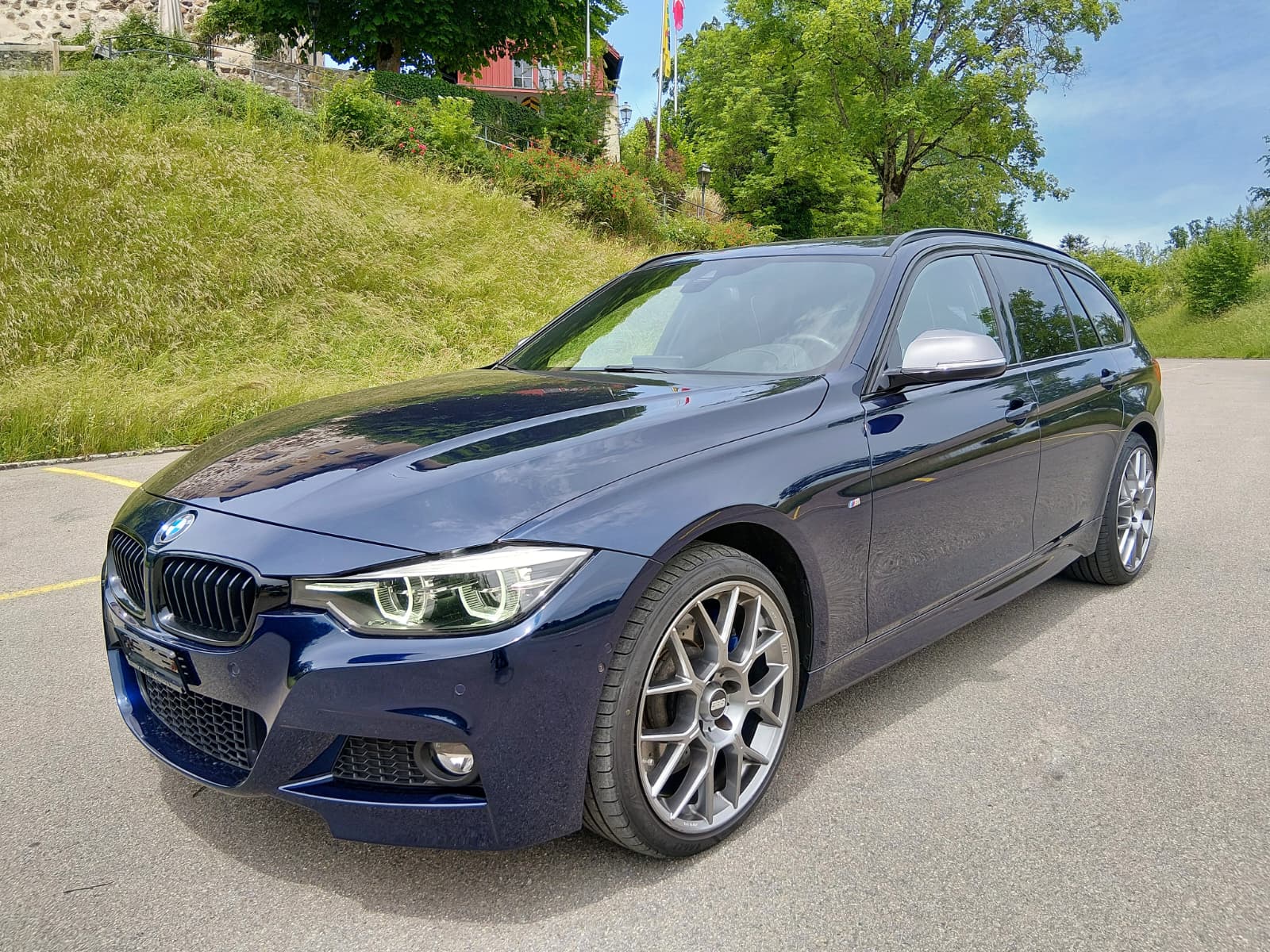 BMW 340i xDrive Touring Power & Sound Steptronic-showroom-element-2