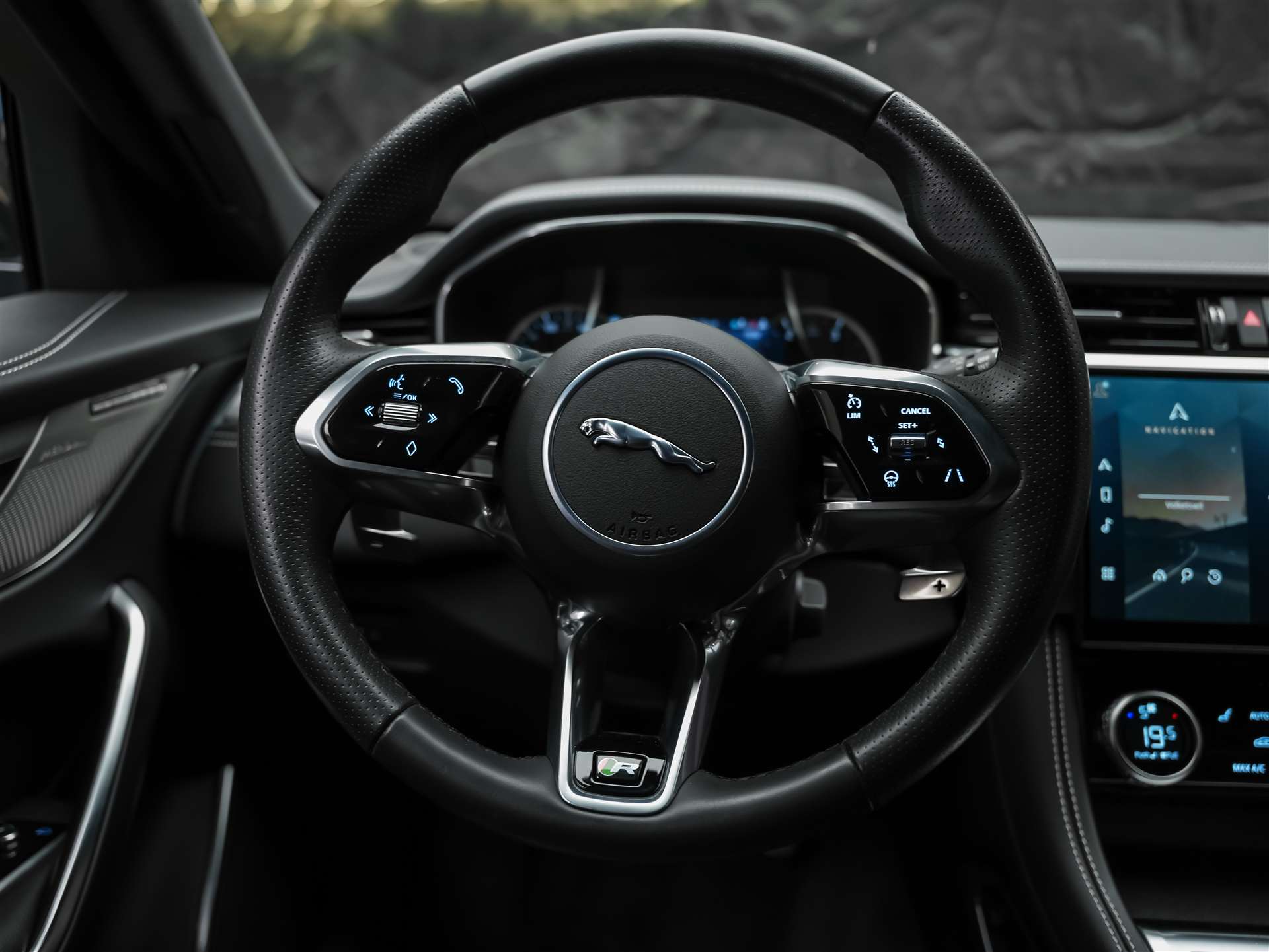 JAGUAR F-Pace 2.0 D I4 200 R-Dynamic SE AWD *Abstandsregler*Meridian Soundsystem*Lenkradheizung*-image-22