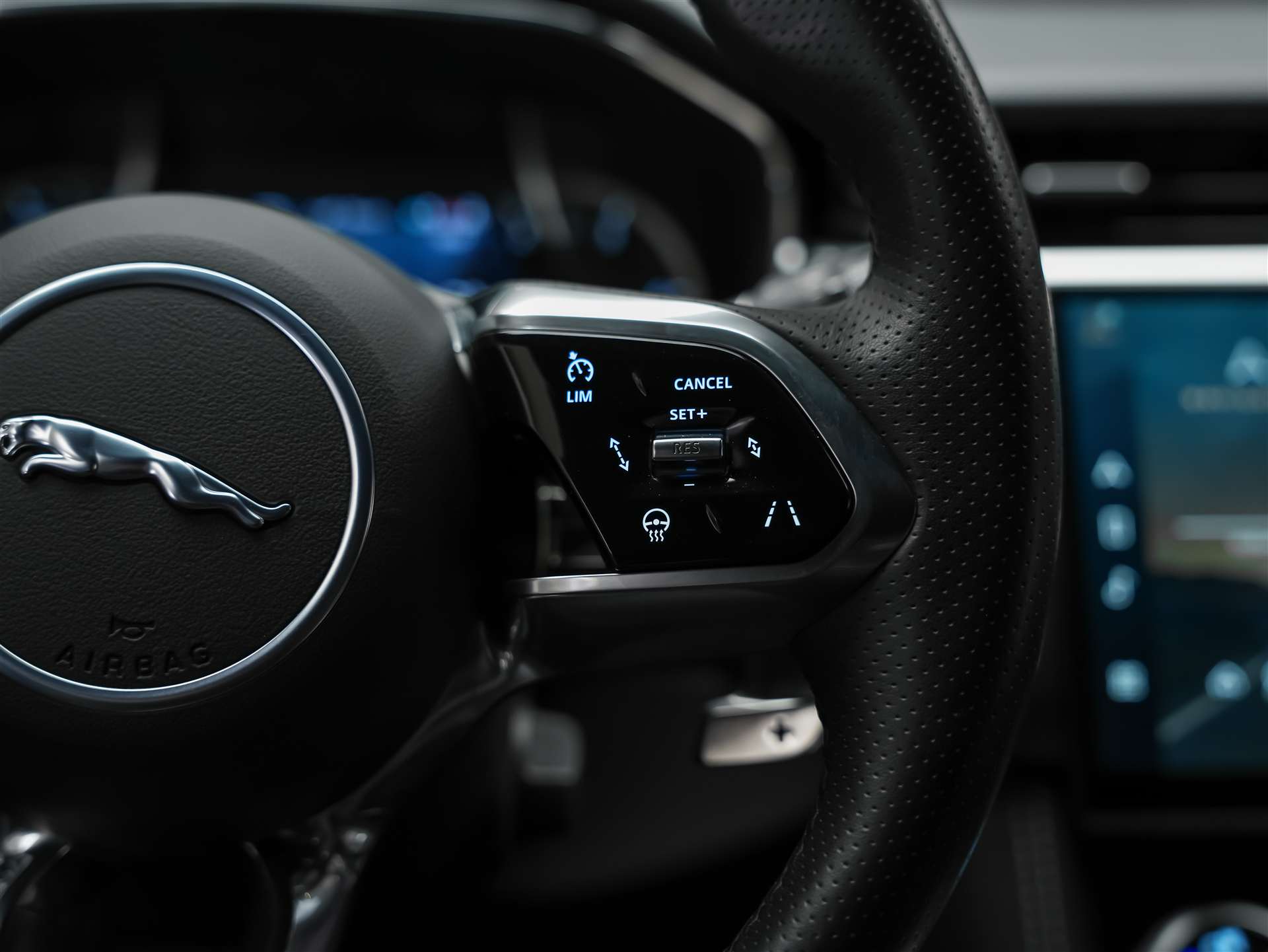 JAGUAR F-Pace 2.0 D I4 200 R-Dynamic SE AWD *Abstandsregler*Meridian Soundsystem*Lenkradheizung*-image-28