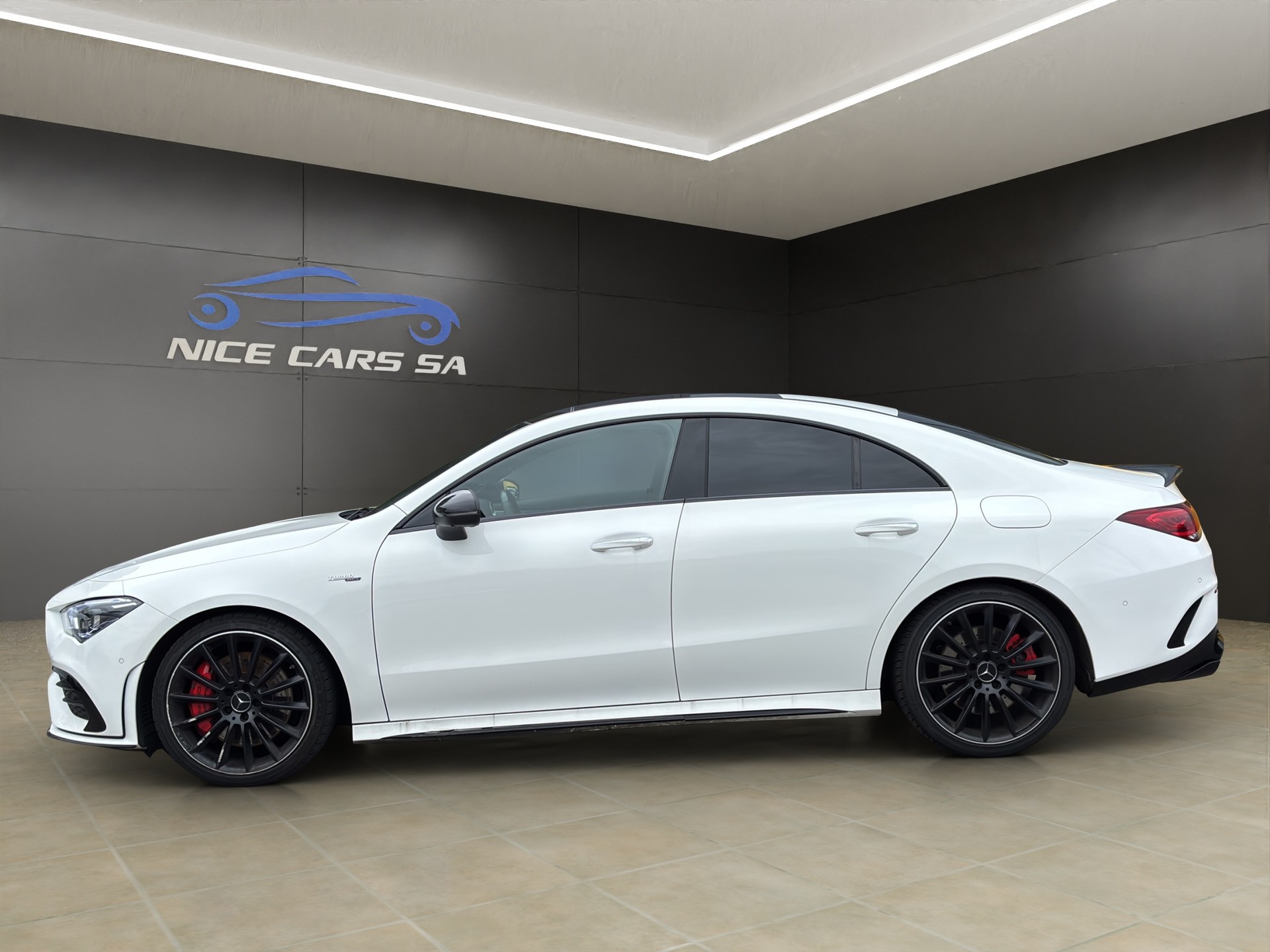 MERCEDES-BENZ CLA 35 AMG 4Matic 7G-DCT-showroom-element-3