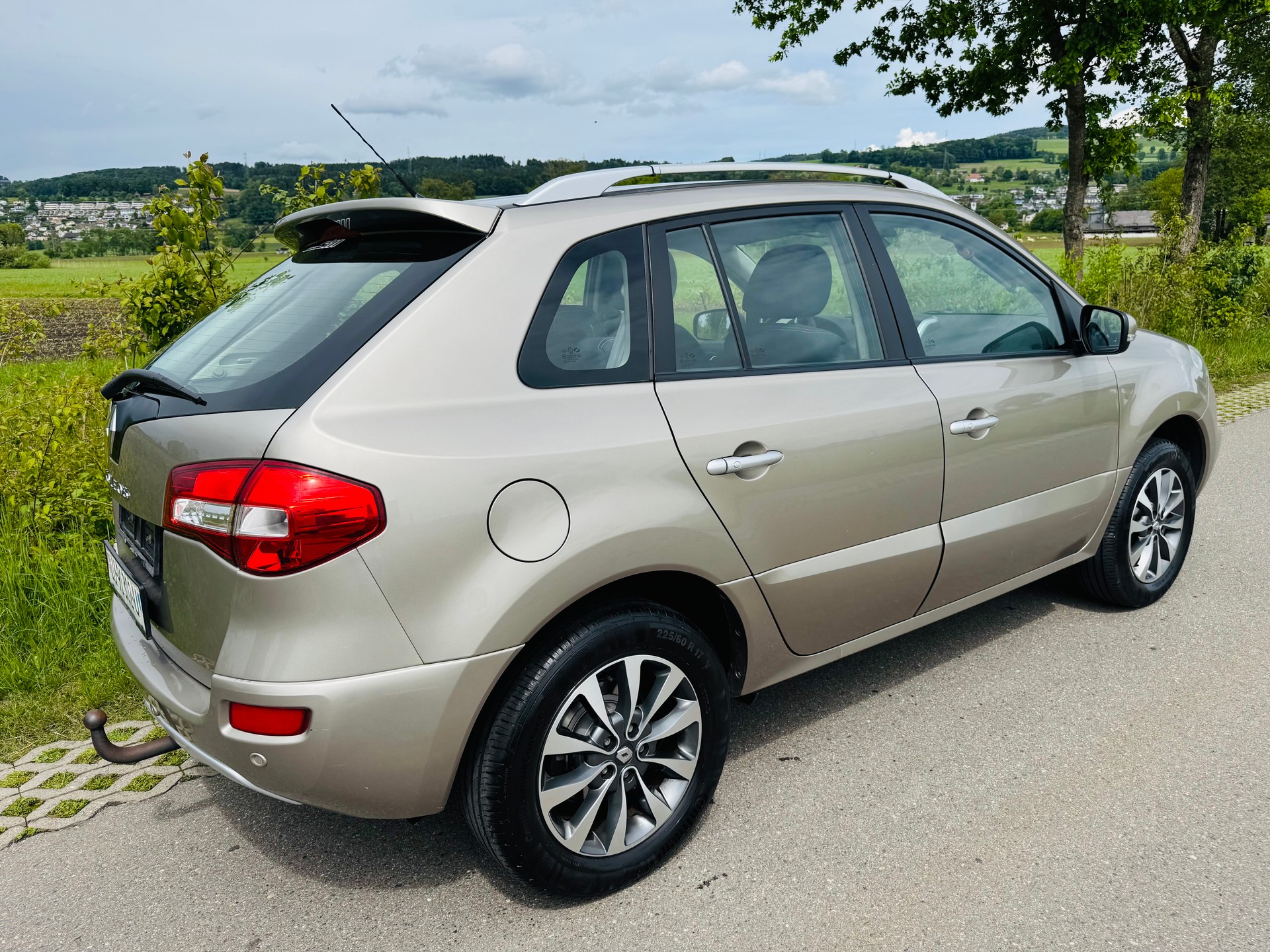 RENAULT Koleos 2.5 Dynamique 4x4-image-6