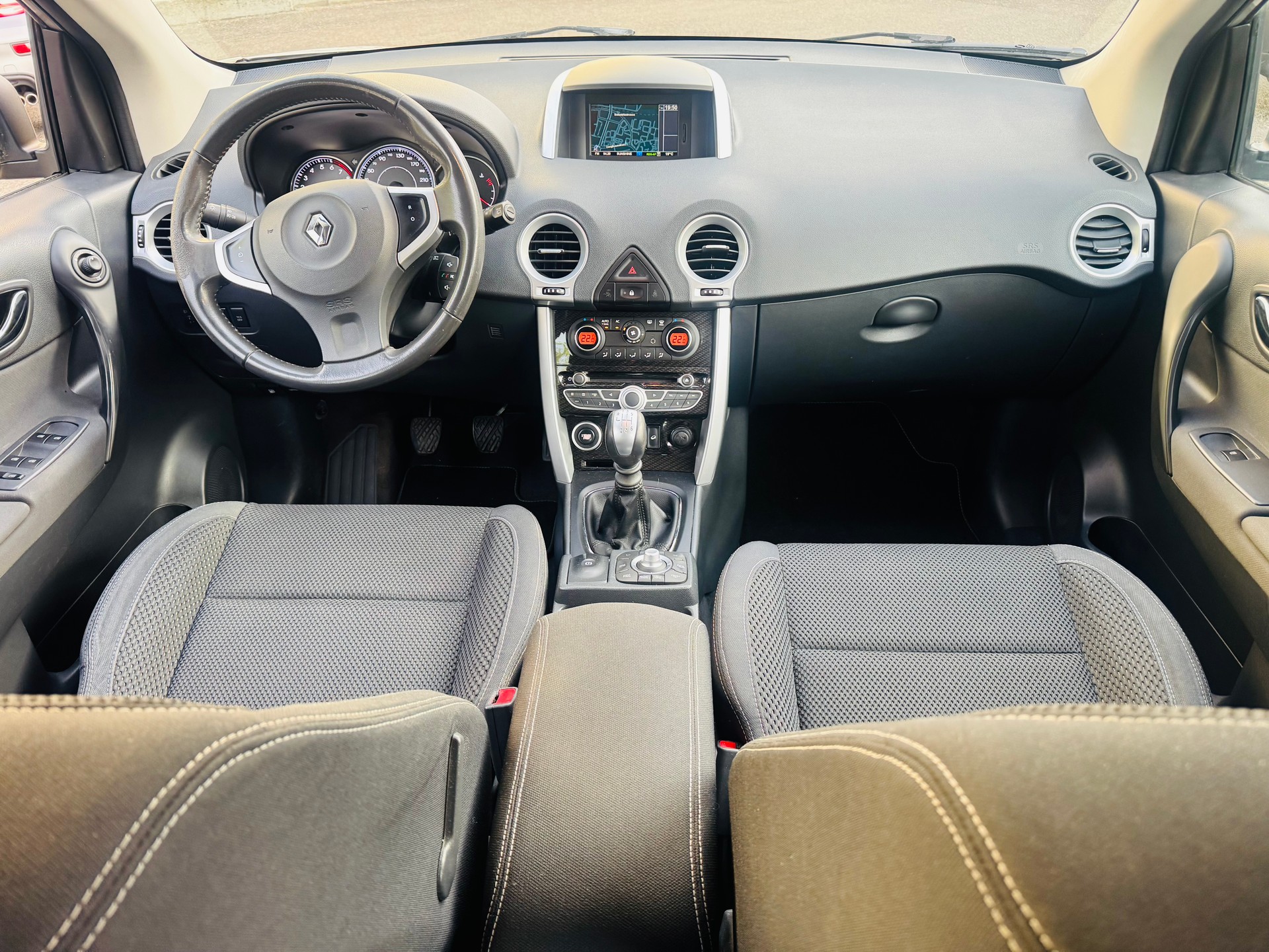 RENAULT Koleos 2.5 Dynamique 4x4-image-2