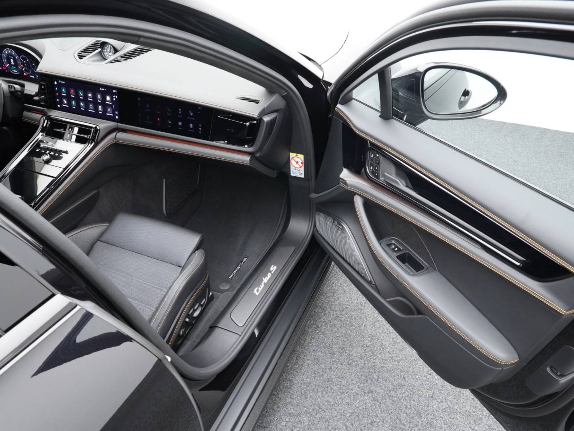 PORSCHE Panamera Turbo S E-Hybrid-image-23
