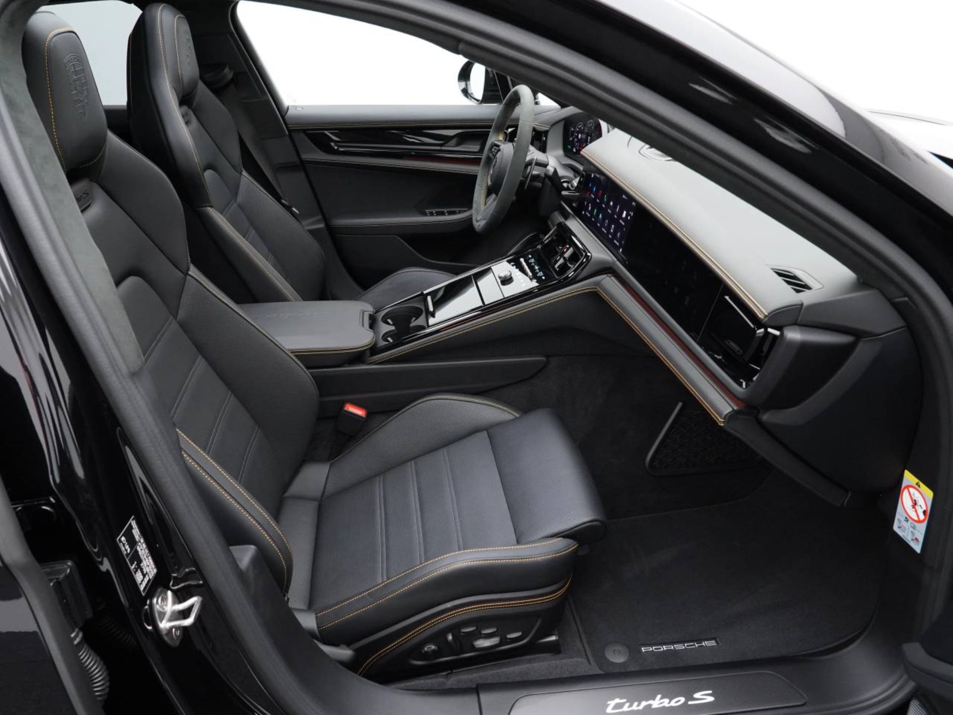 PORSCHE Panamera Turbo S E-Hybrid-image-25