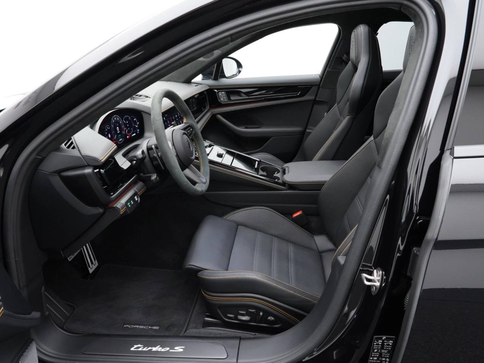 PORSCHE Panamera Turbo S E-Hybrid-image-4