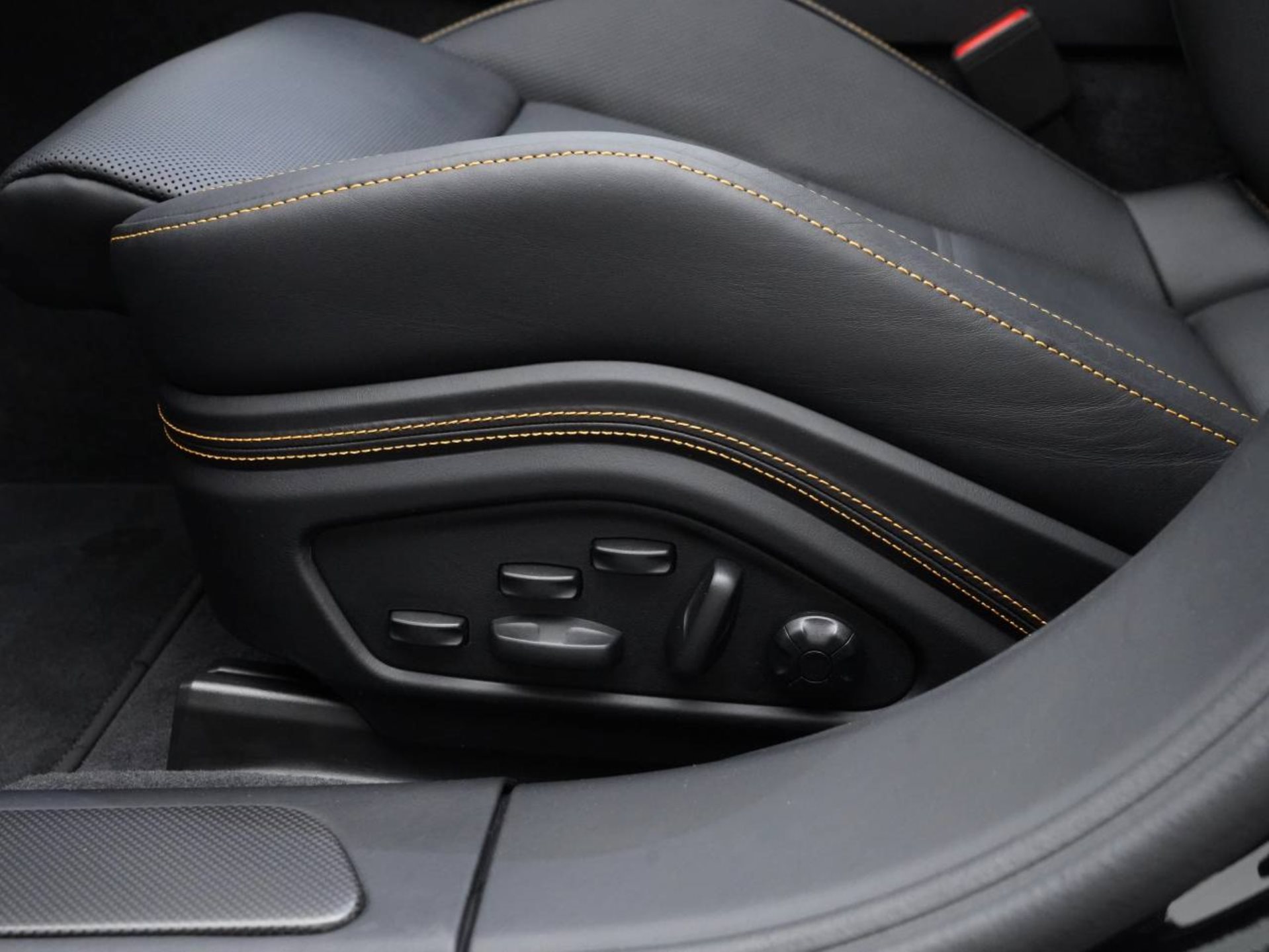 PORSCHE Panamera Turbo S E-Hybrid-image-22