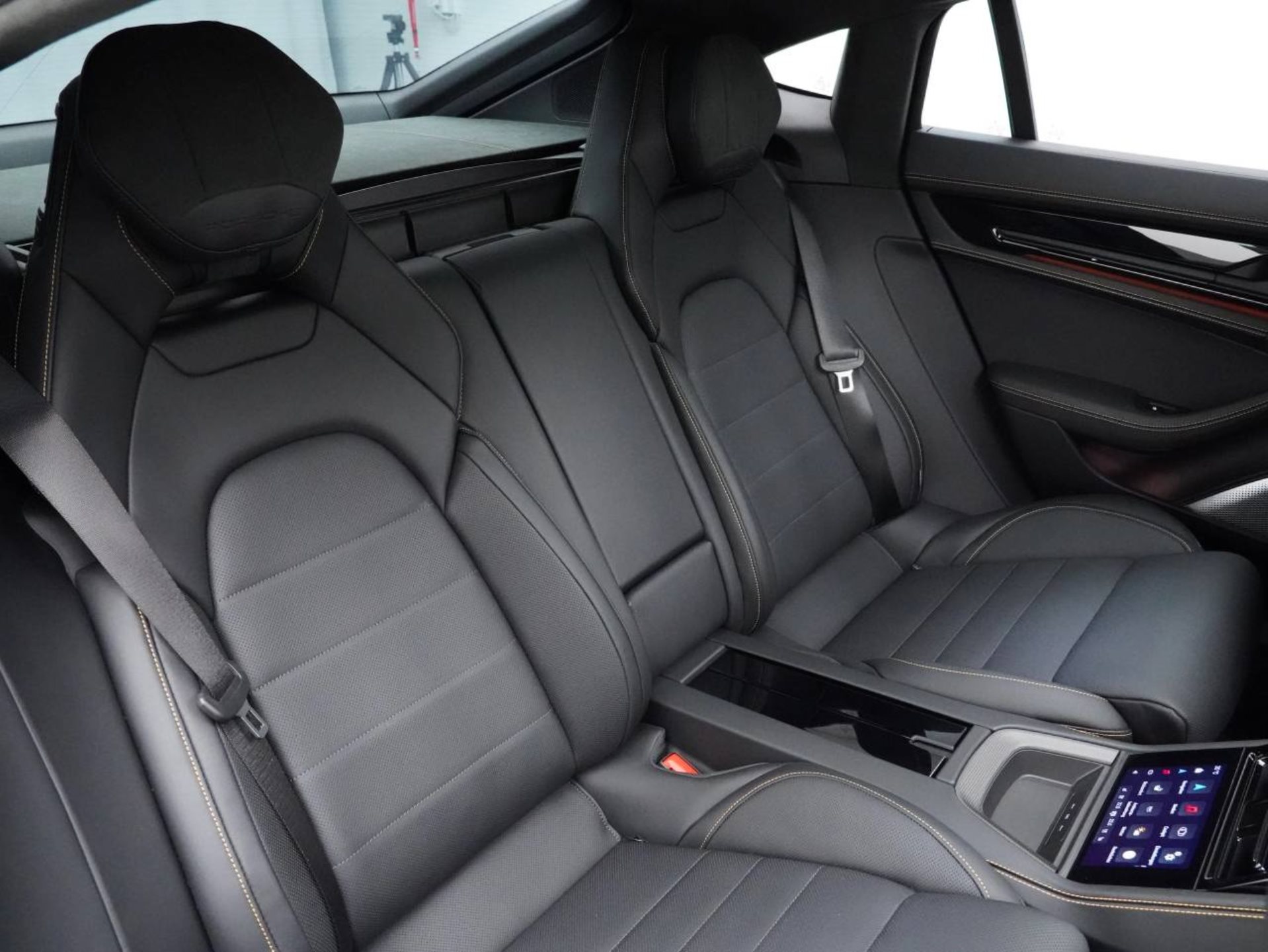 PORSCHE Panamera Turbo S E-Hybrid-image-30