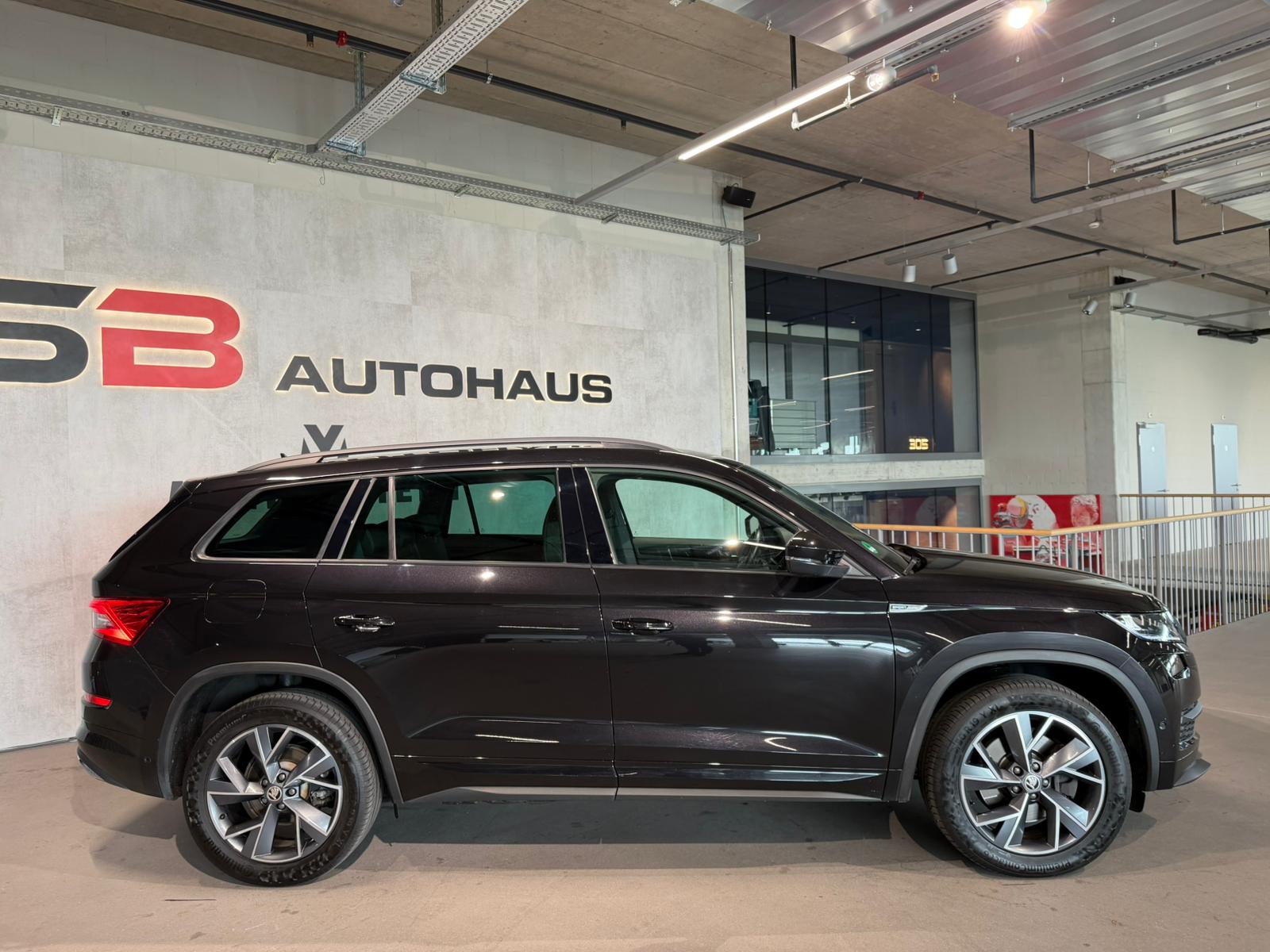 SKODA Kodiaq 2.0 TDI SCR SportLine 4x4 DSG-image-17