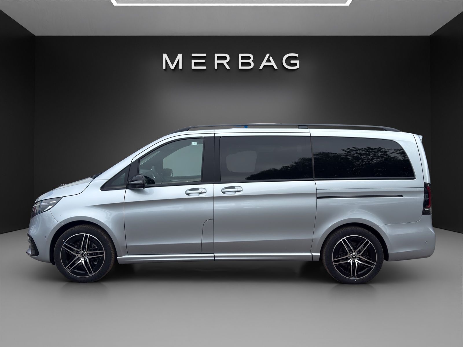 MERCEDES-BENZ V 300 d lang 4Matic Swiss Edition 9G-Tronic-image-4