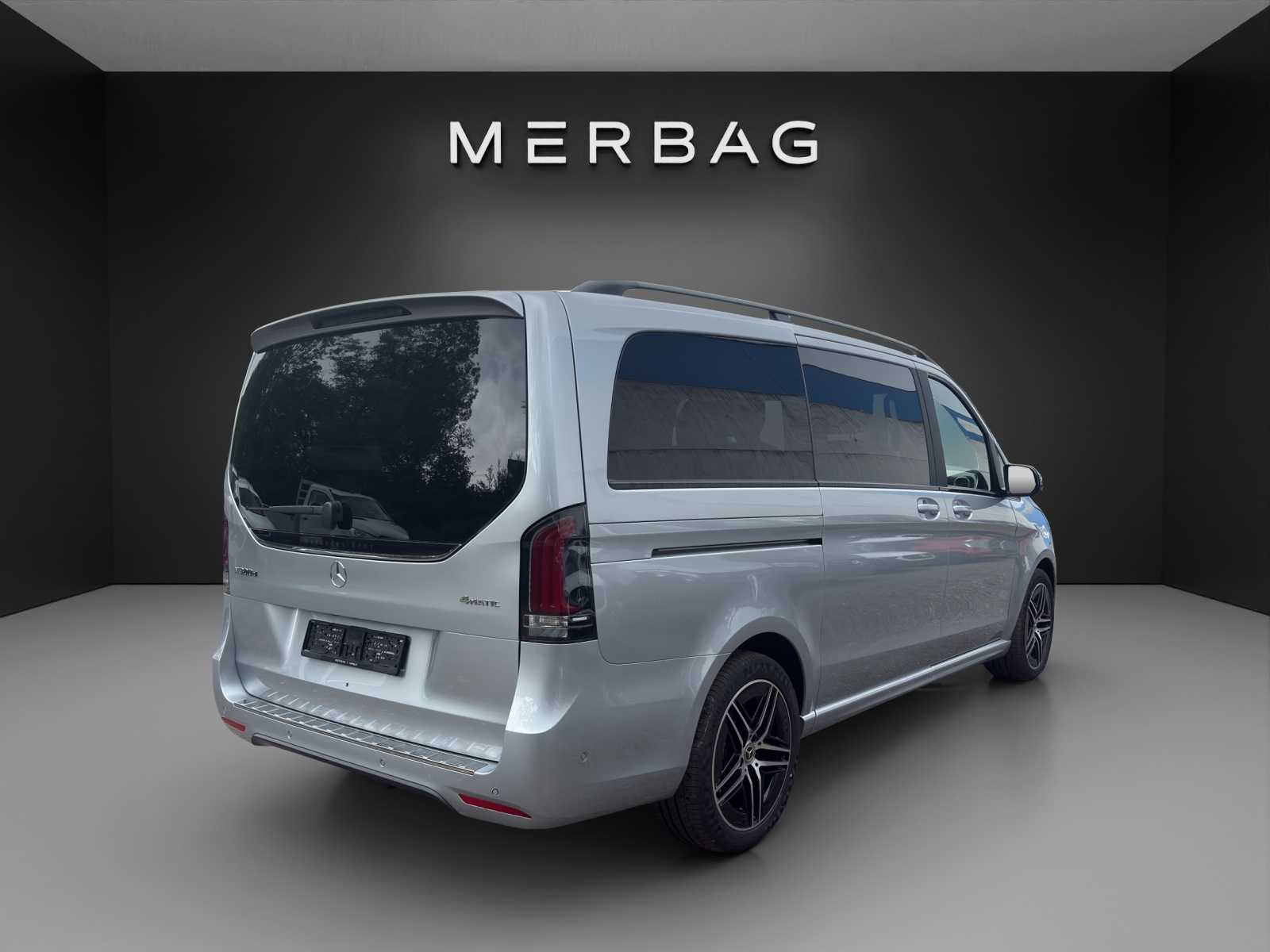 MERCEDES-BENZ V 300 d lang 4Matic Swiss Edition 9G-Tronic-image-1