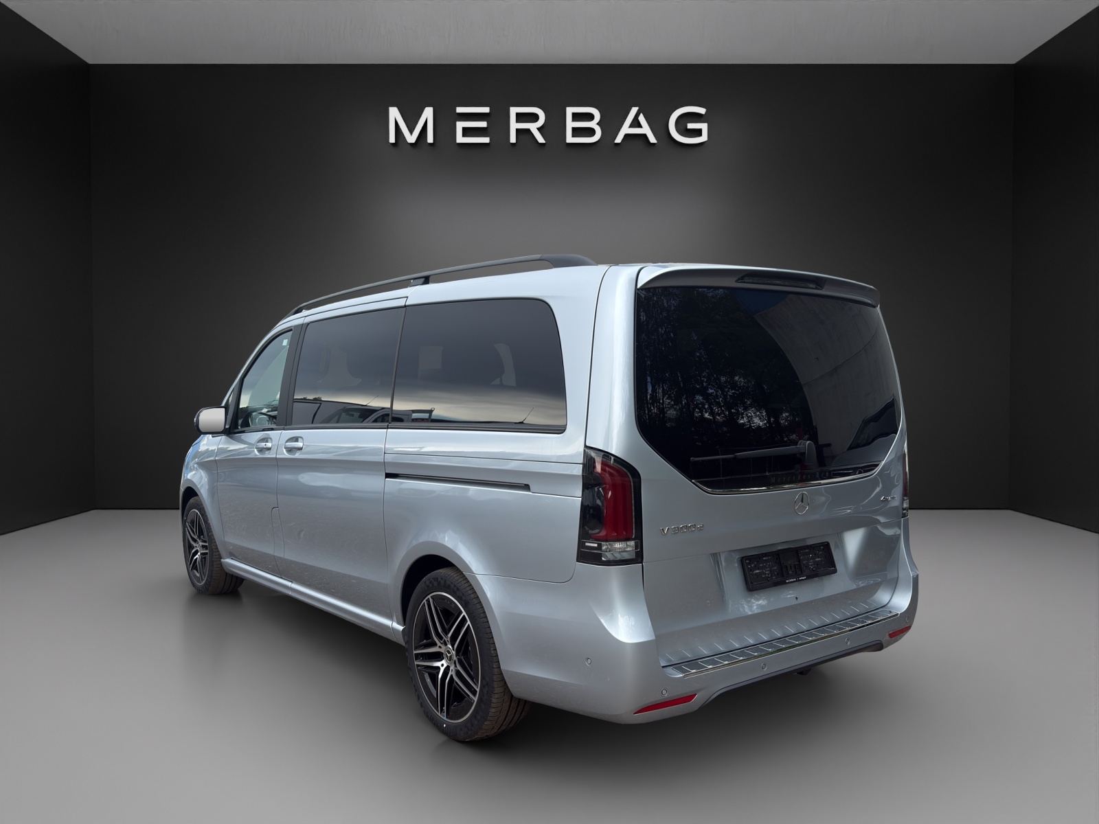 MERCEDES-BENZ V 300 d lang 4Matic Swiss Edition 9G-Tronic-image-3