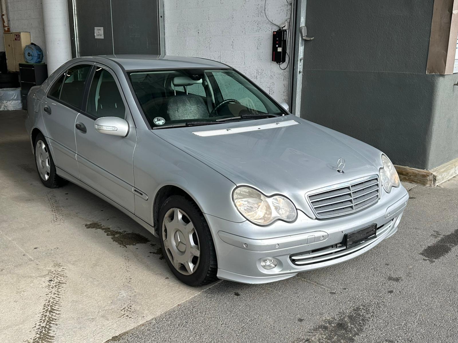 MERCEDES-BENZ C 230 Classic-image-2