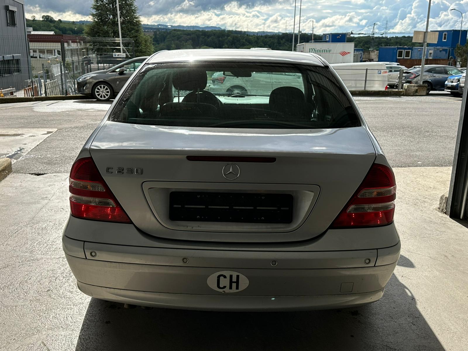 MERCEDES-BENZ C 230 Classic-image-4
