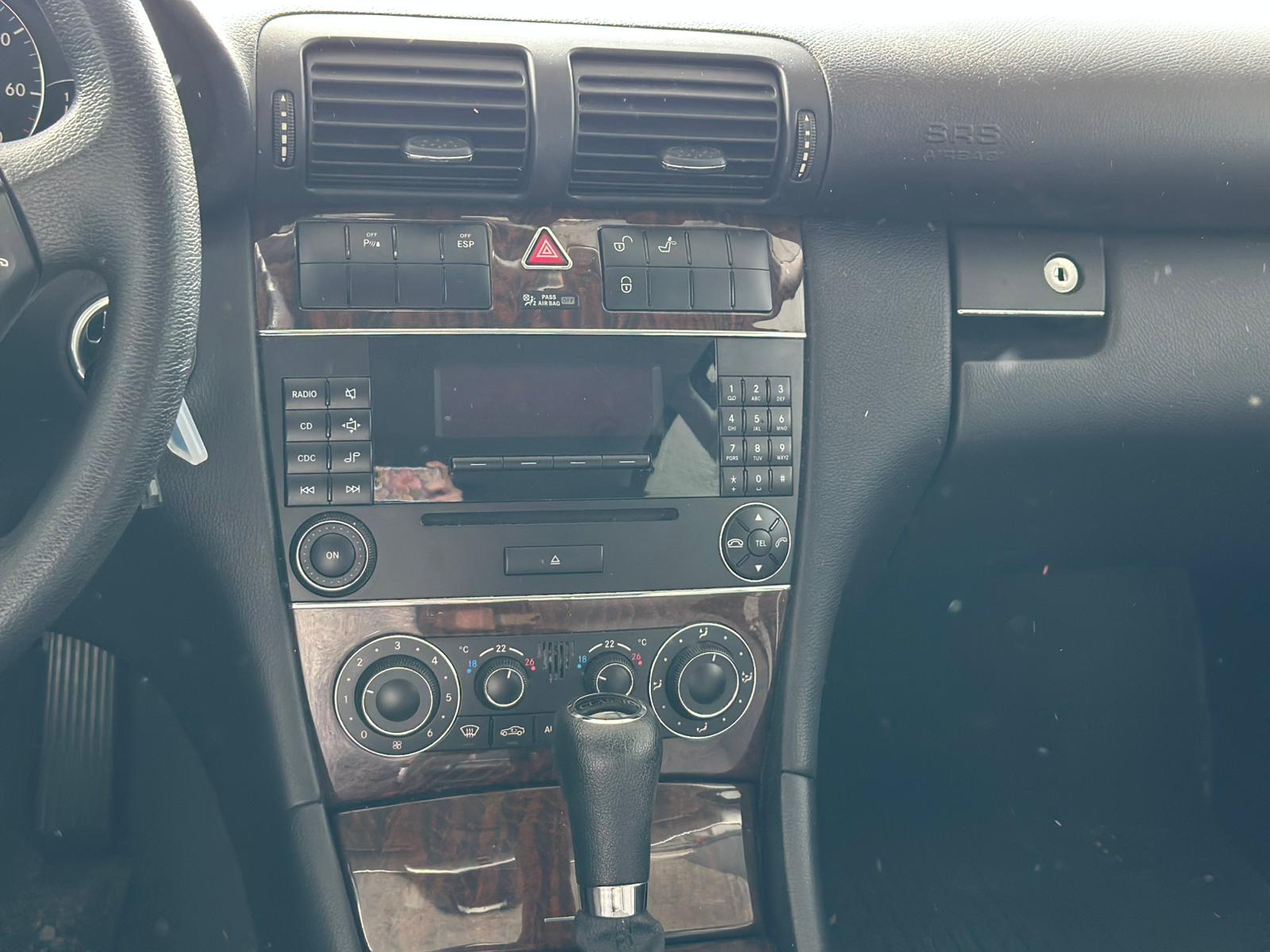 MERCEDES-BENZ C 230 Classic-image-9