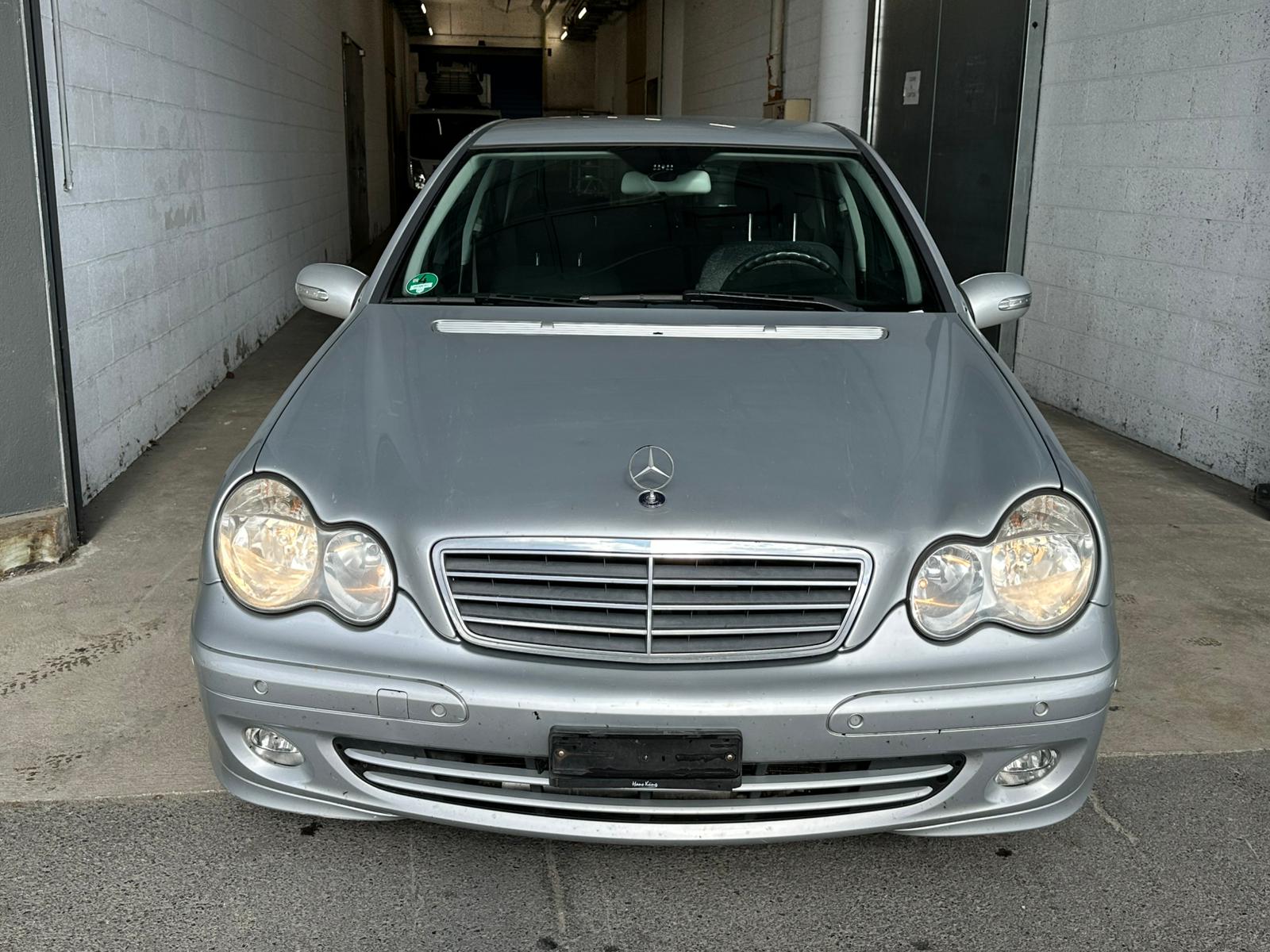 MERCEDES-BENZ C 230 Classic-image-1