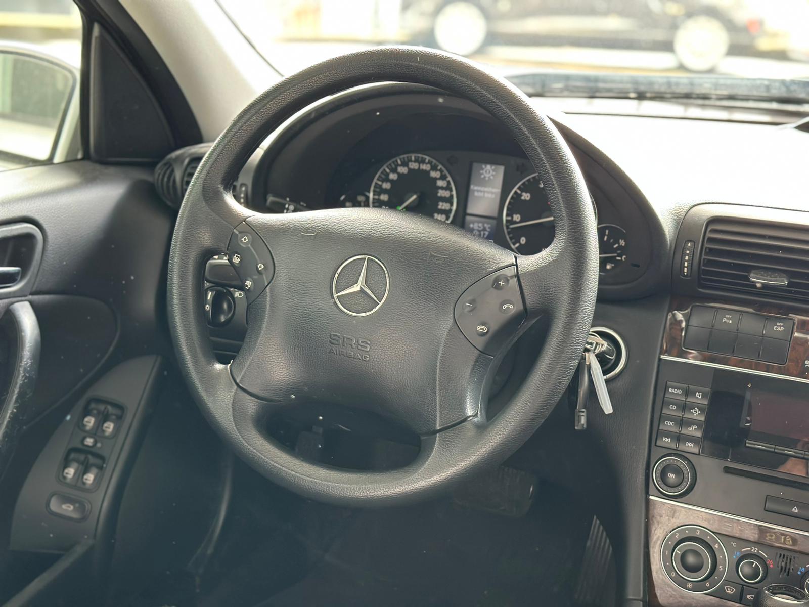 MERCEDES-BENZ C 230 Classic-image-6