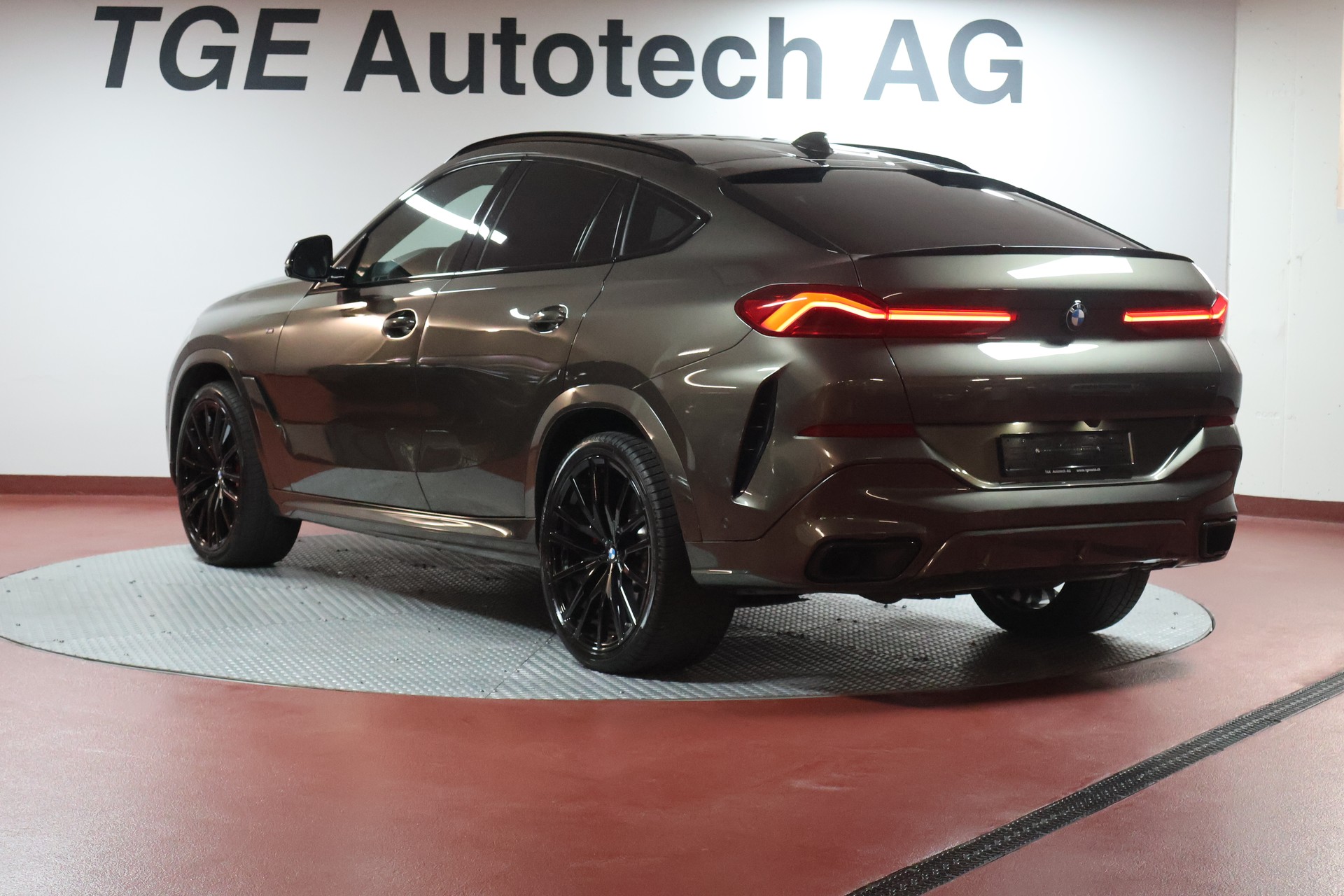BMW X6 xDrive 48V 40d Steptronic M Sport-image-21