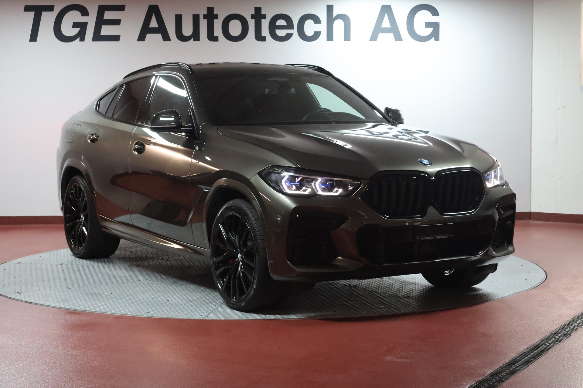BMW X6 xDrive 48V 40d Steptronic M Sport-showroom-element-3