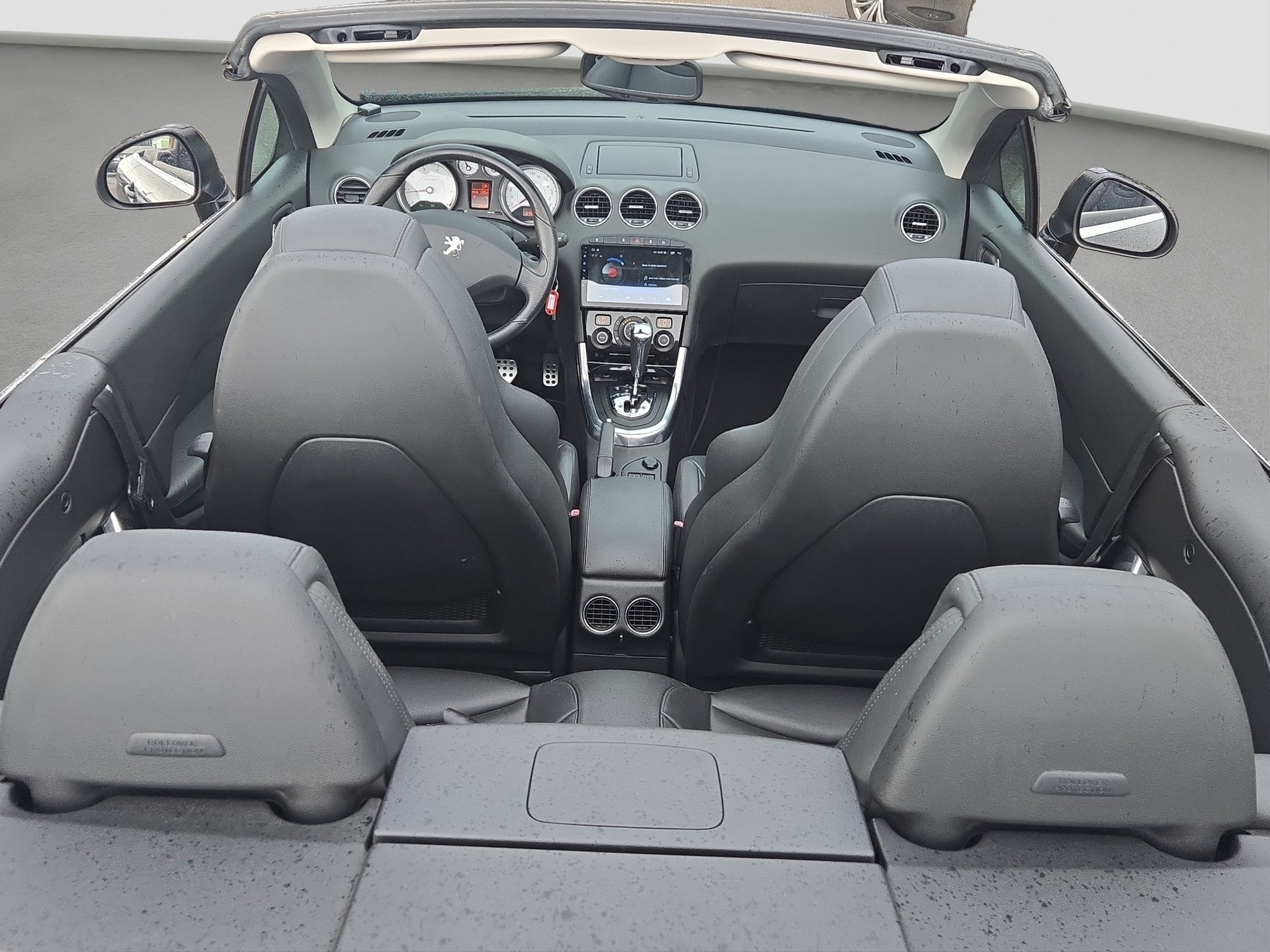 PEUGEOT 308 CC 1.6 16V Turbo Platinum Automatic-image-9