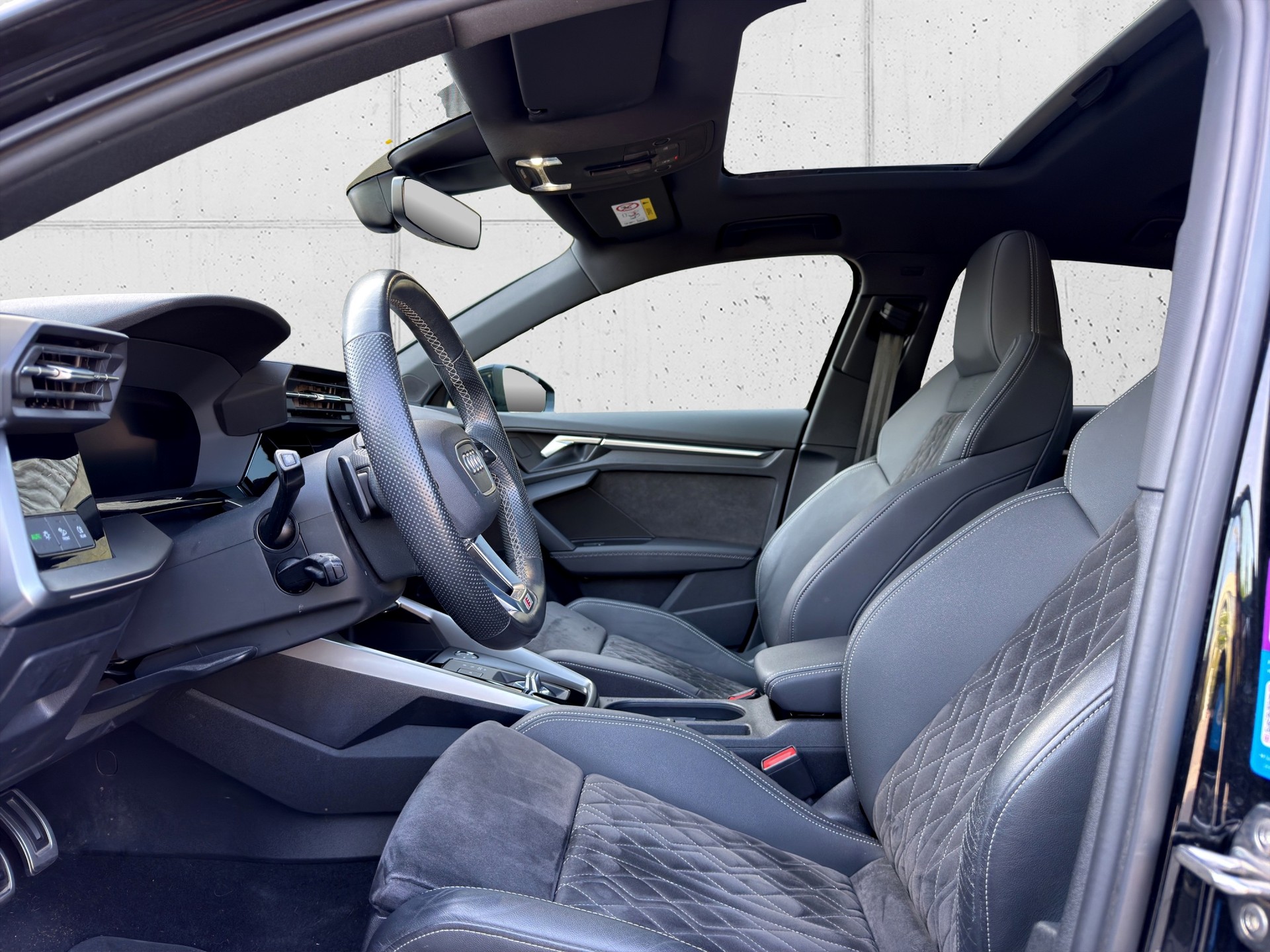 AUDI S3 Sportback 2.0 TFSI quattro S-tronic-image-11