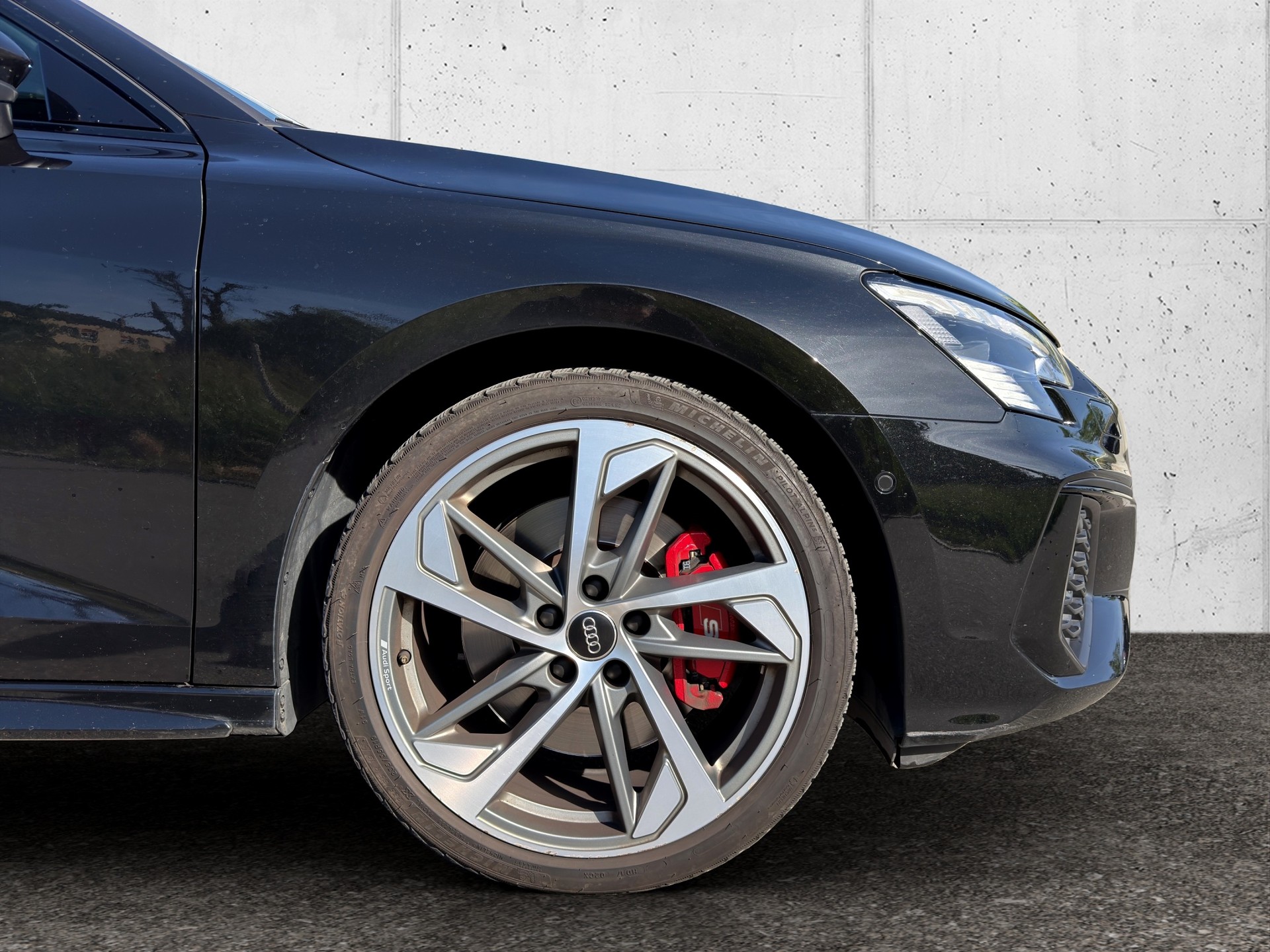 AUDI S3 Sportback 2.0 TFSI quattro S-tronic-image-10