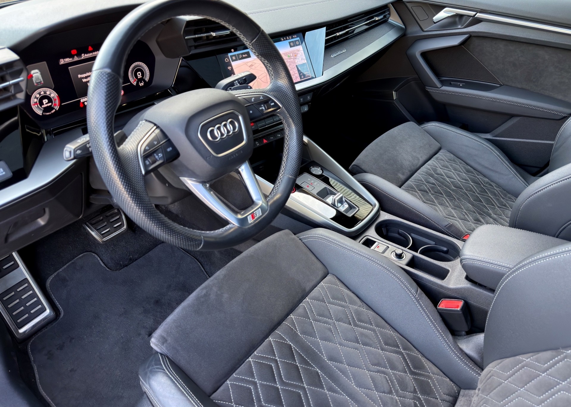 AUDI S3 Sportback 2.0 TFSI quattro S-tronic-image-13