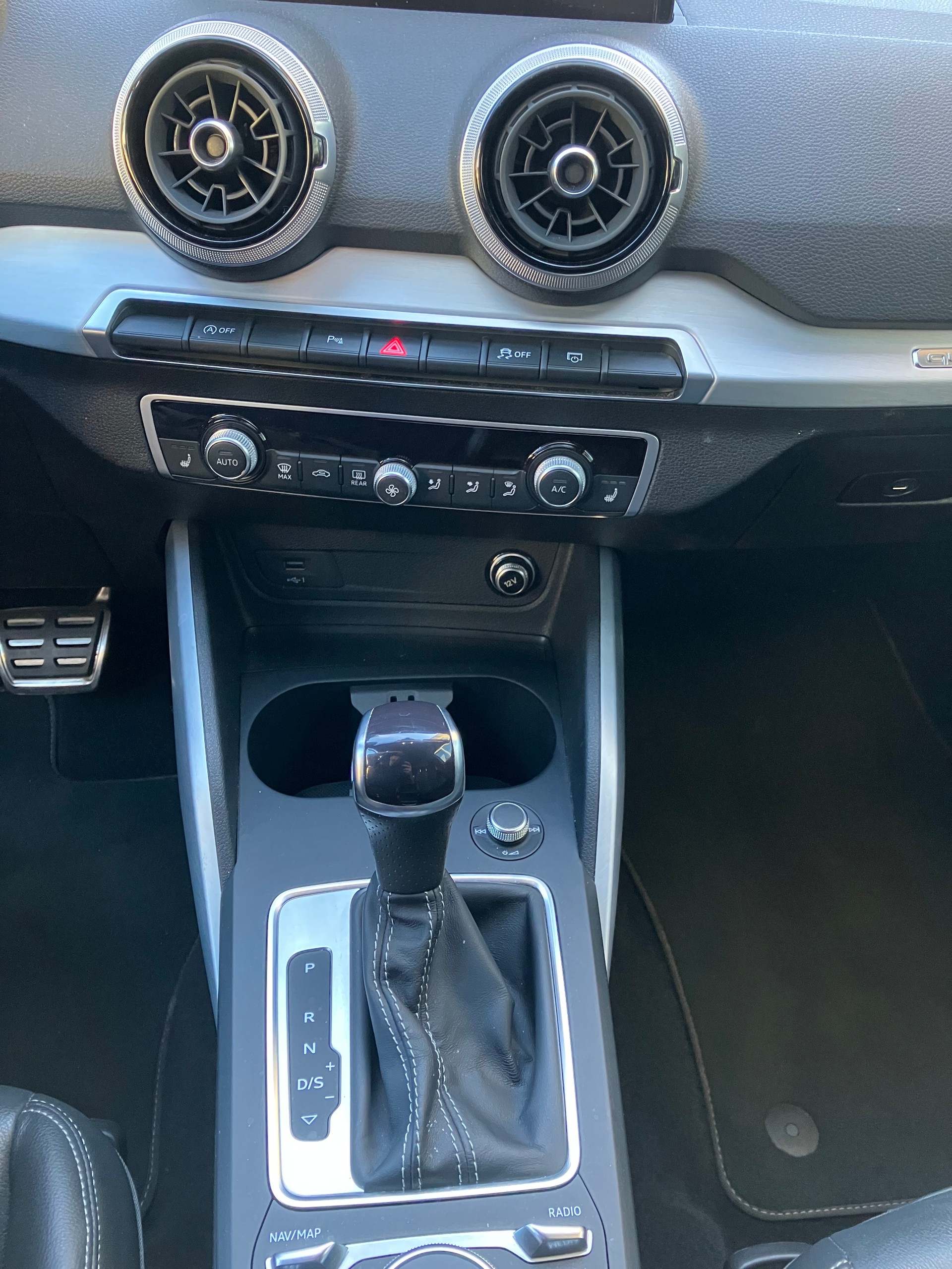 AUDI Q2 40 TFSI S line quattro S-tronic-image-7