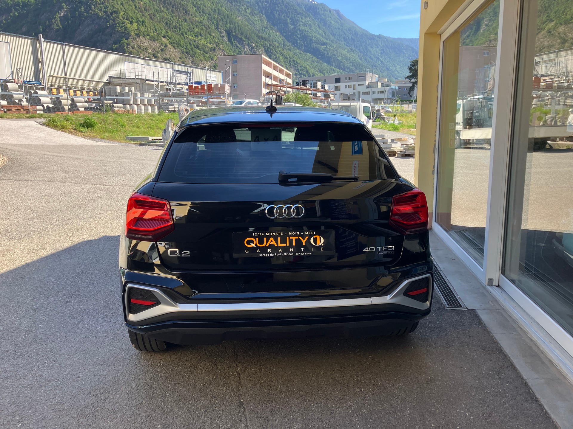 AUDI Q2 40 TFSI S line quattro S-tronic-image-4