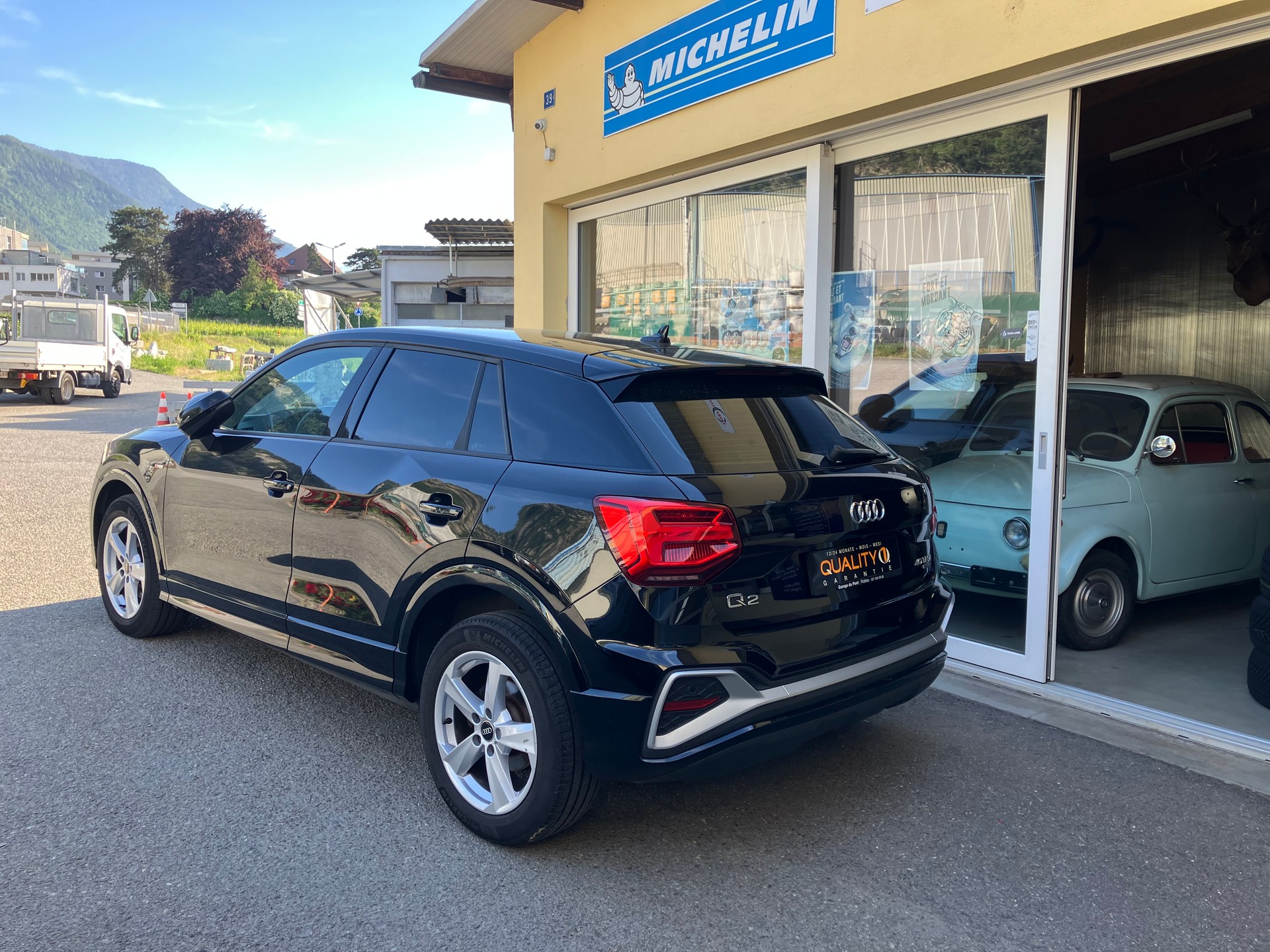 AUDI Q2 40 TFSI S line quattro S-tronic-image-3