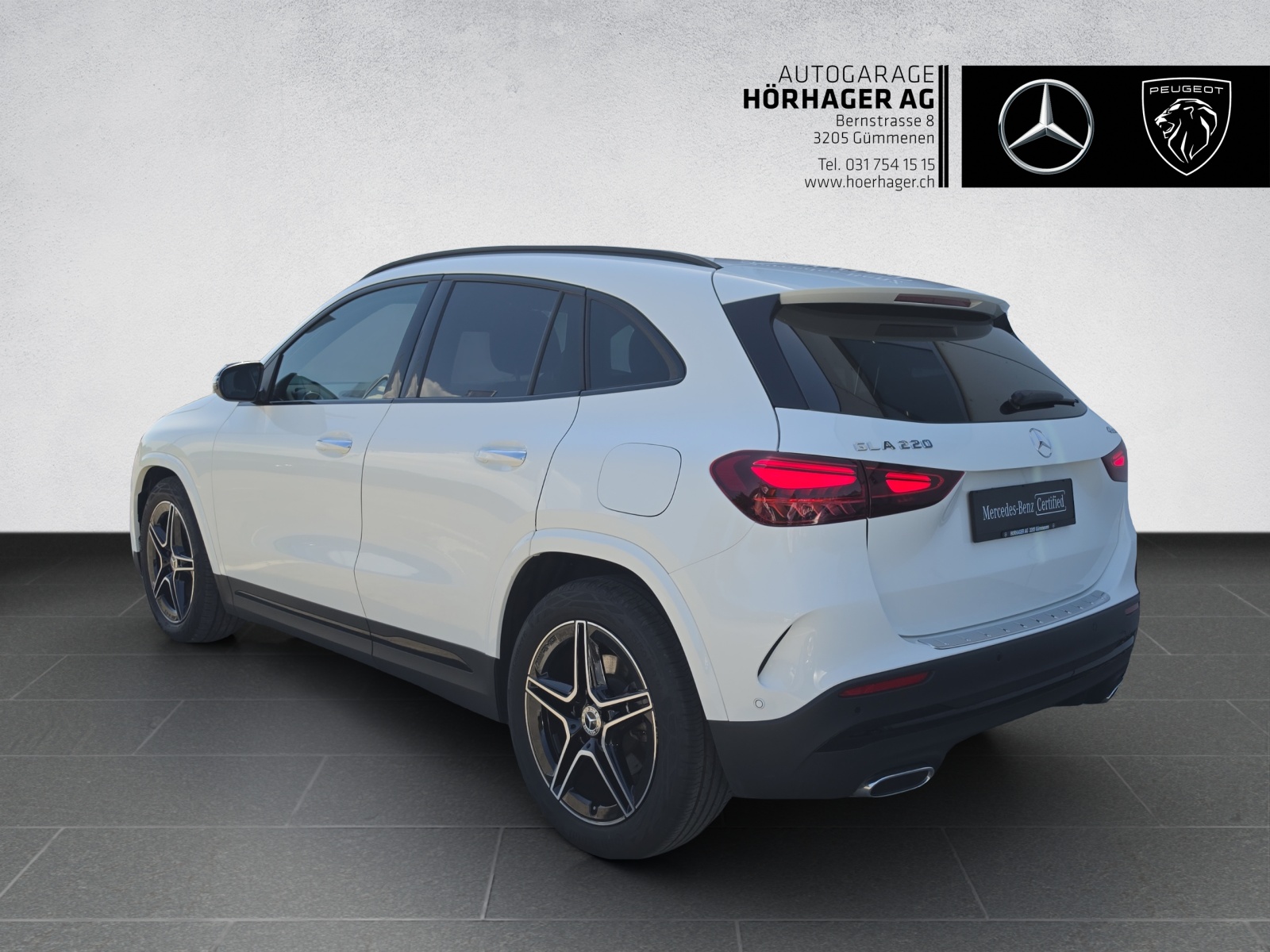MERCEDES-BENZ GLA 220 4Matic 8G-DCT-image-4
