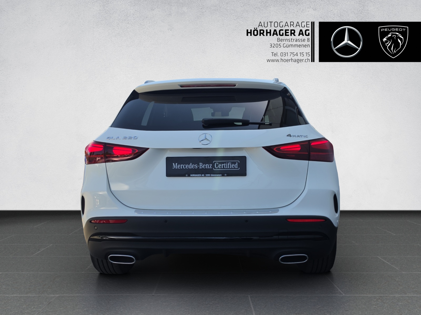 MERCEDES-BENZ GLA 220 4Matic 8G-DCT-showroom-element-3