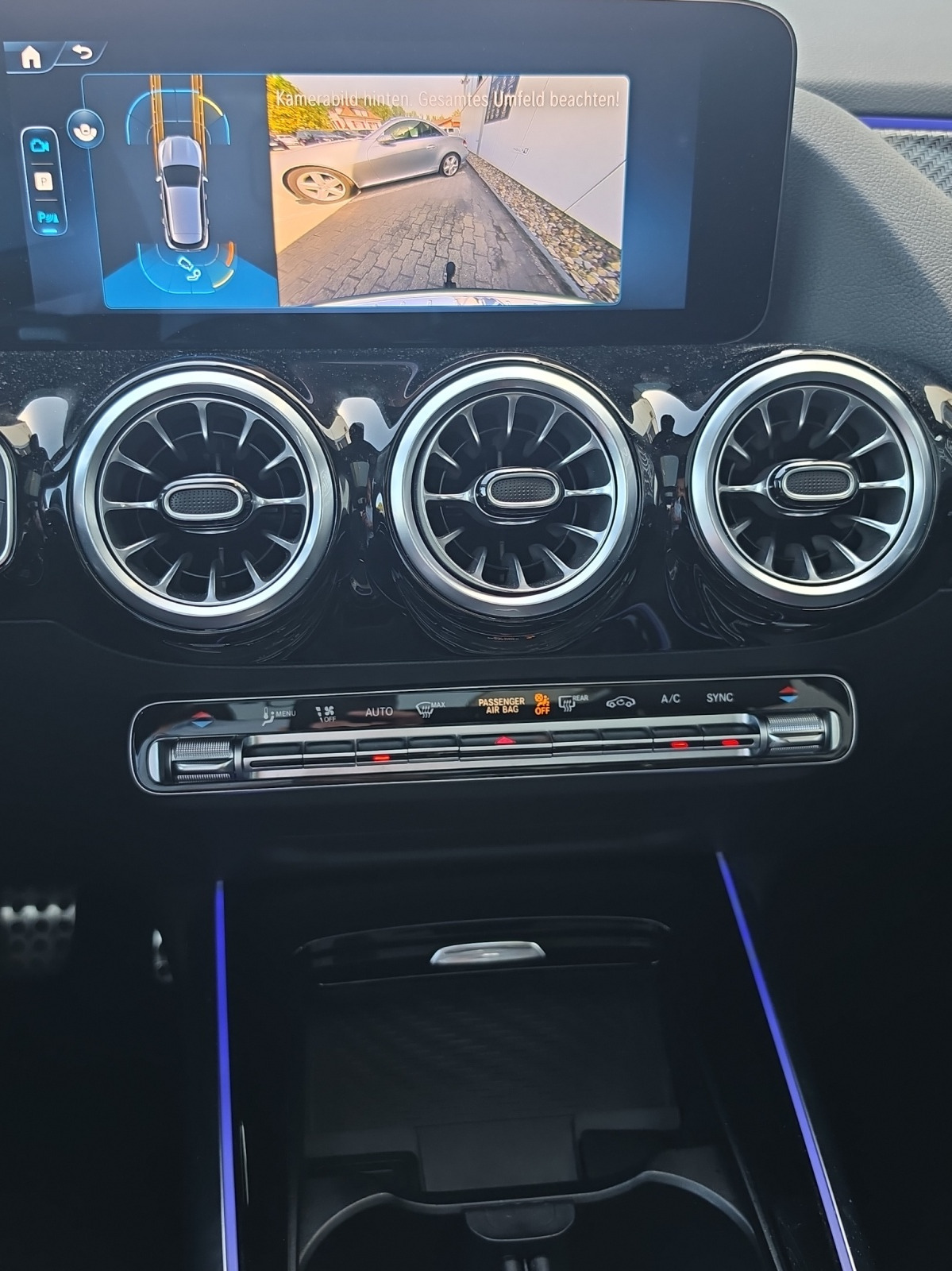 MERCEDES-BENZ GLA 220 4Matic 8G-DCT-image-12