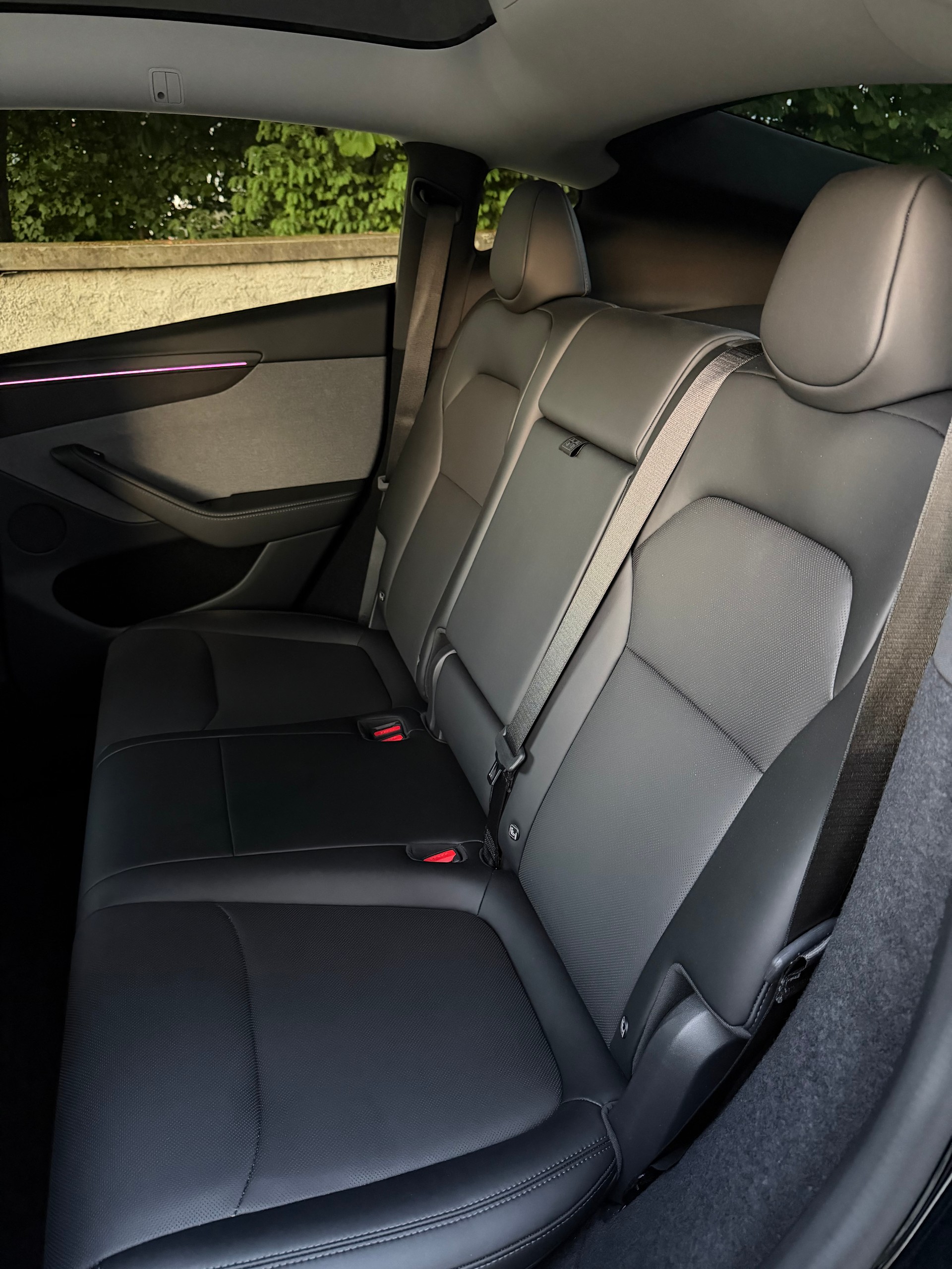 TESLA Model Y Juniper Facelift RWD / CH-Fahrzeug / 1 Hand / Premium Innenraum / Panorama / Leder / Sitzbelüftung /LED-image-11