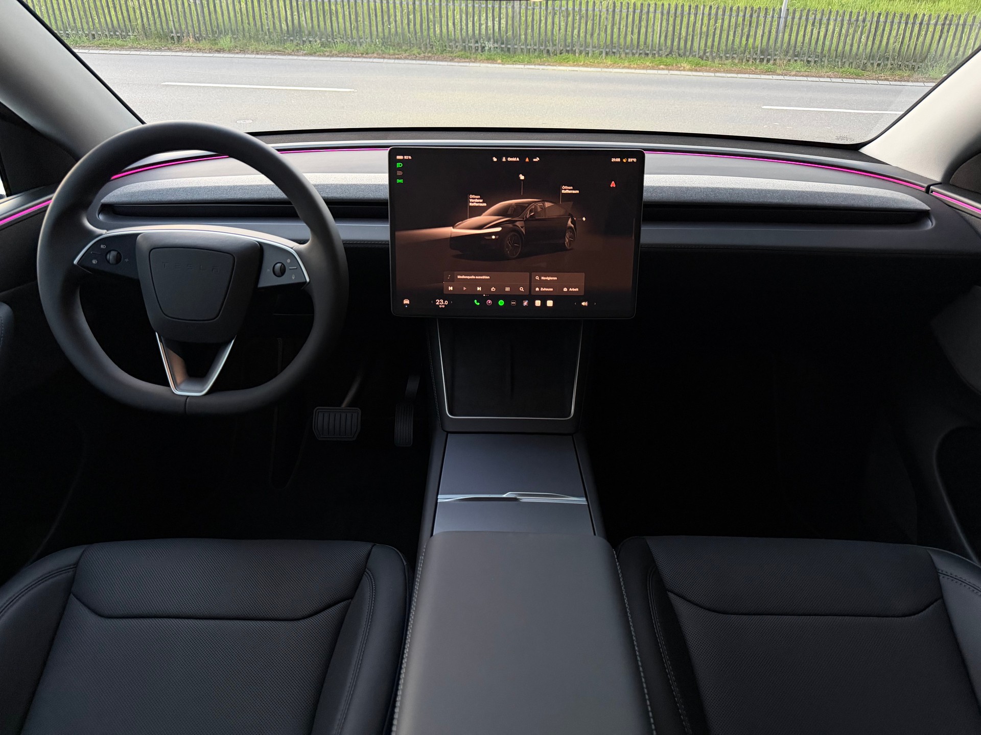 TESLA Model Y Juniper Facelift RWD / CH-Fahrzeug / 1 Hand / Premium Innenraum / Panorama / Leder / Sitzbelüftung /LED-image-12
